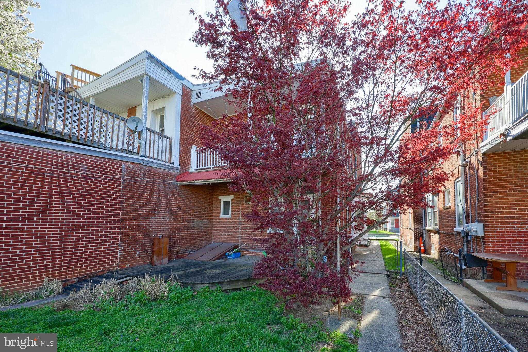 727 Madison Ave photo 7