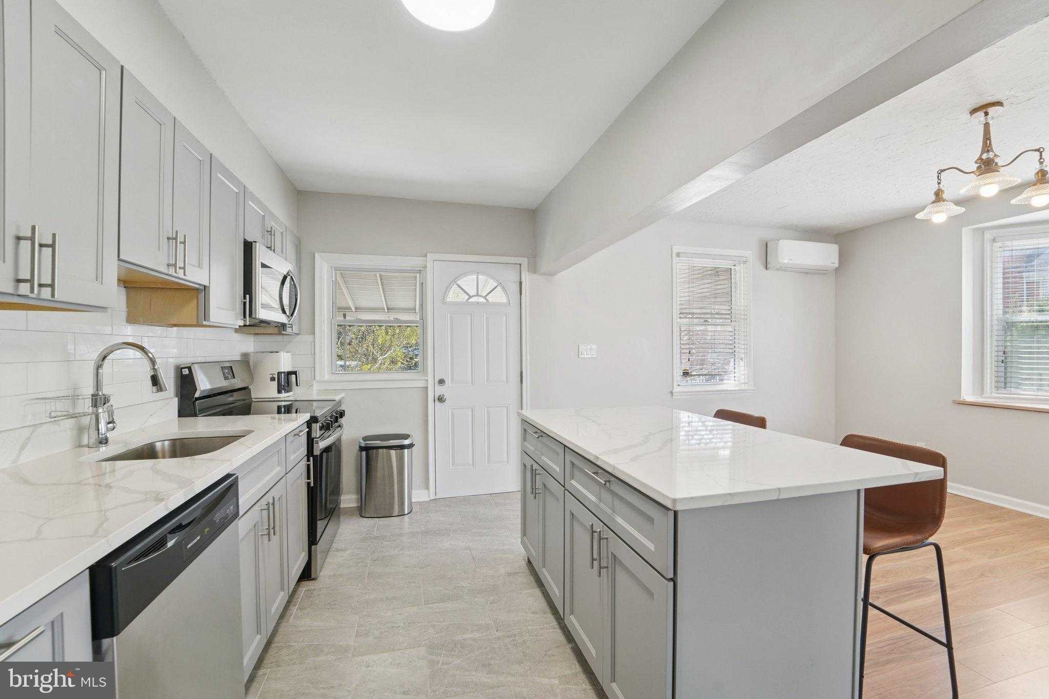 5701 The Alameda photo 12