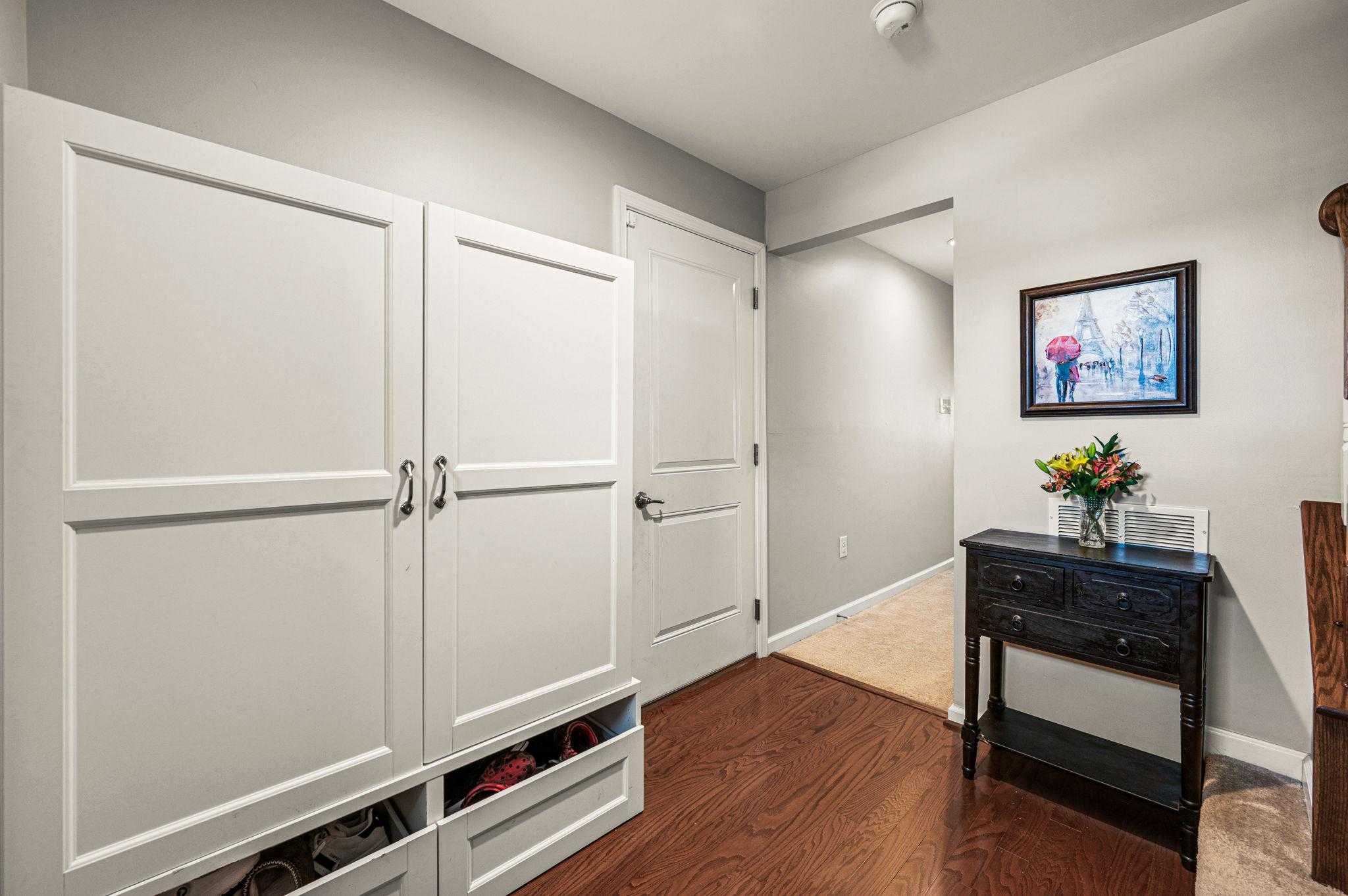 603 Columbus Dr photo 7