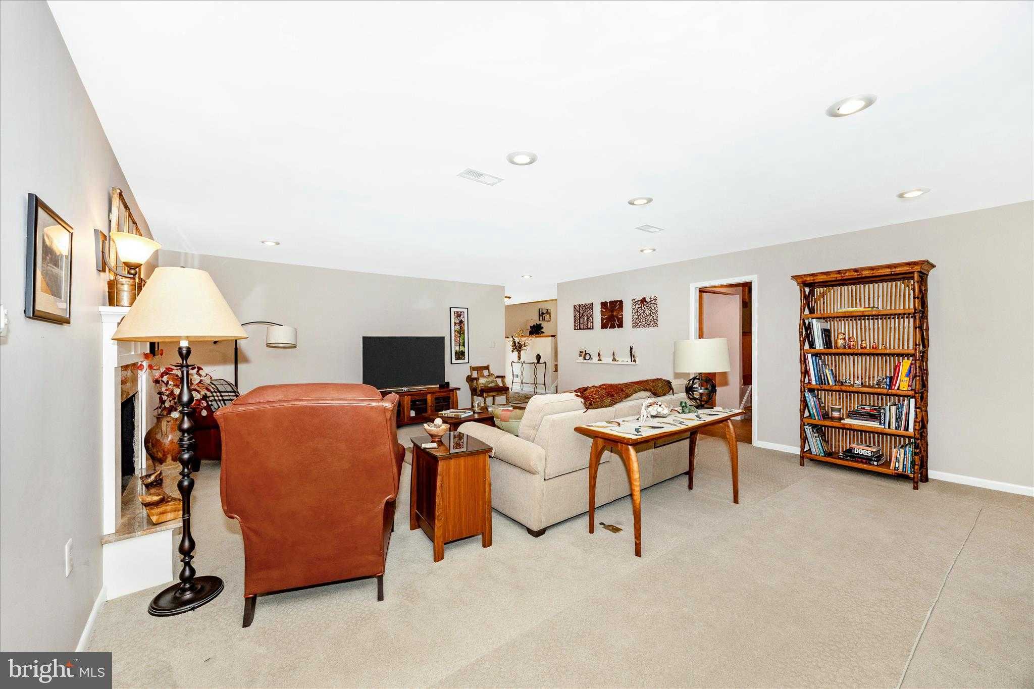 8022 Fieldstone Dr photo 13