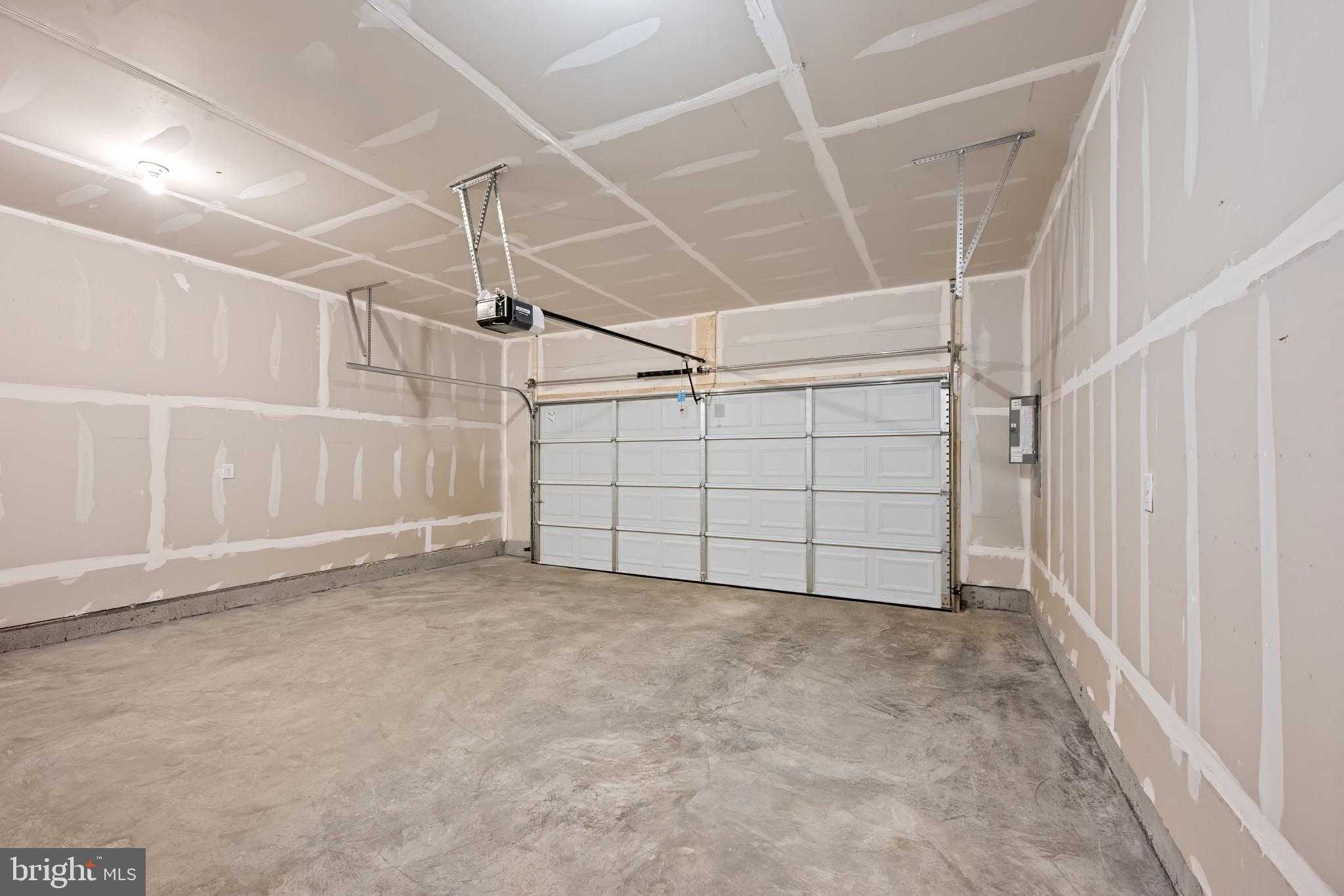 304 Orpington Dr photo 2