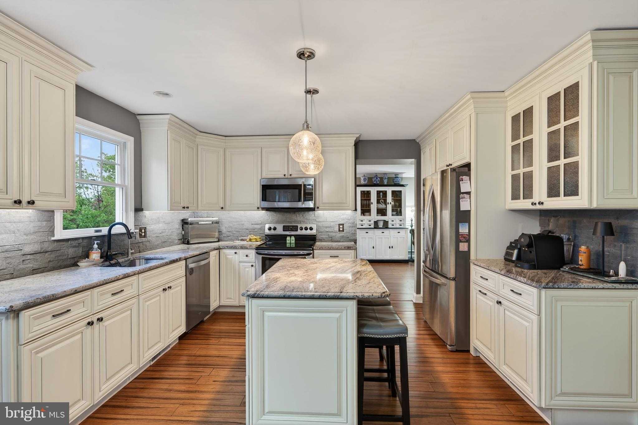 714 Woodland Ave photo 20