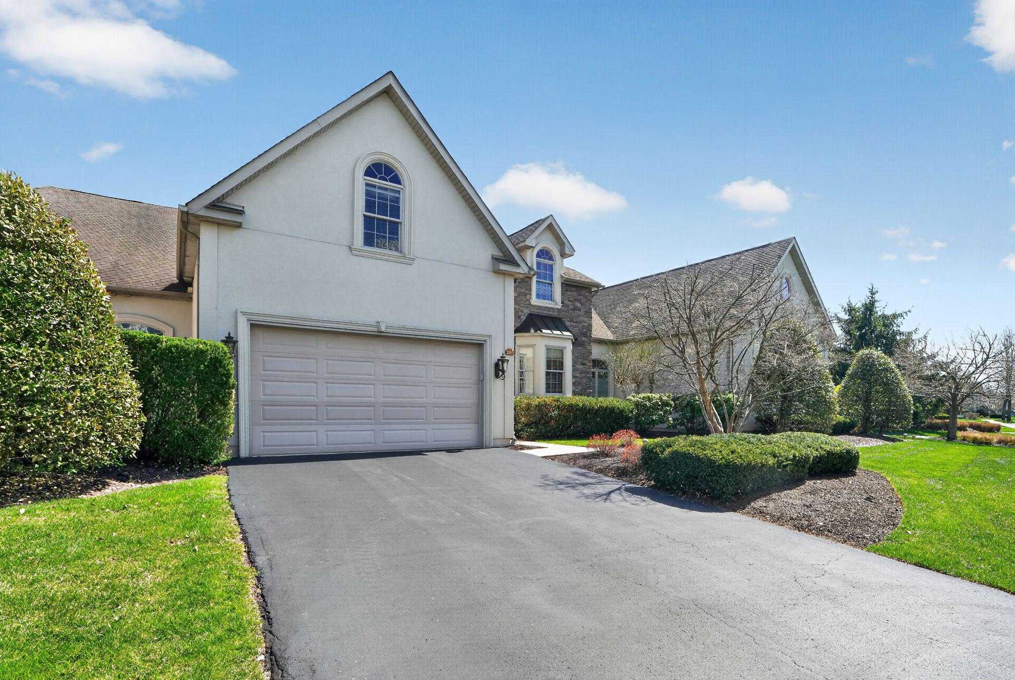 280 Country Club Dr photo 3