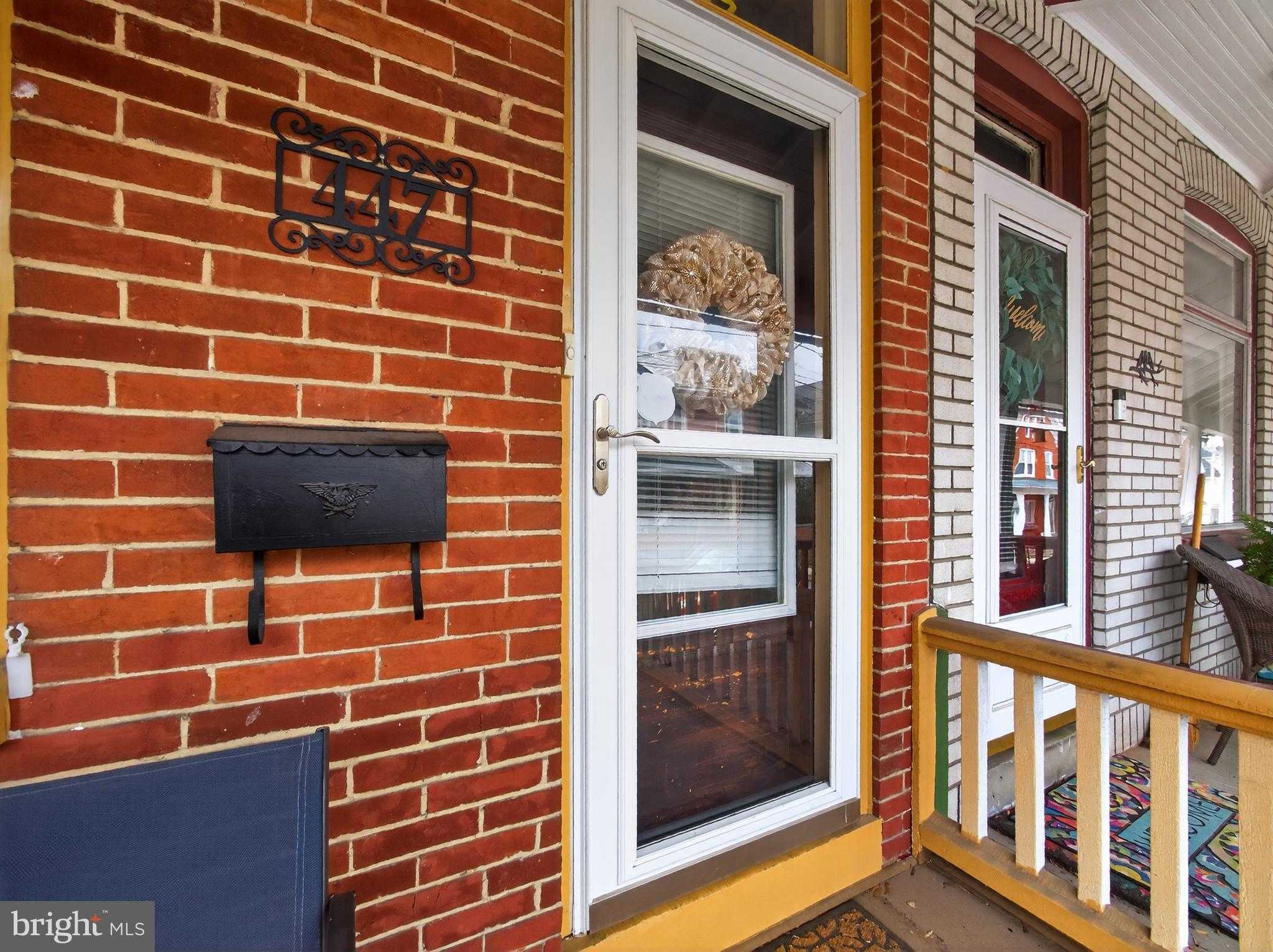 447 W Walnut St photo 8