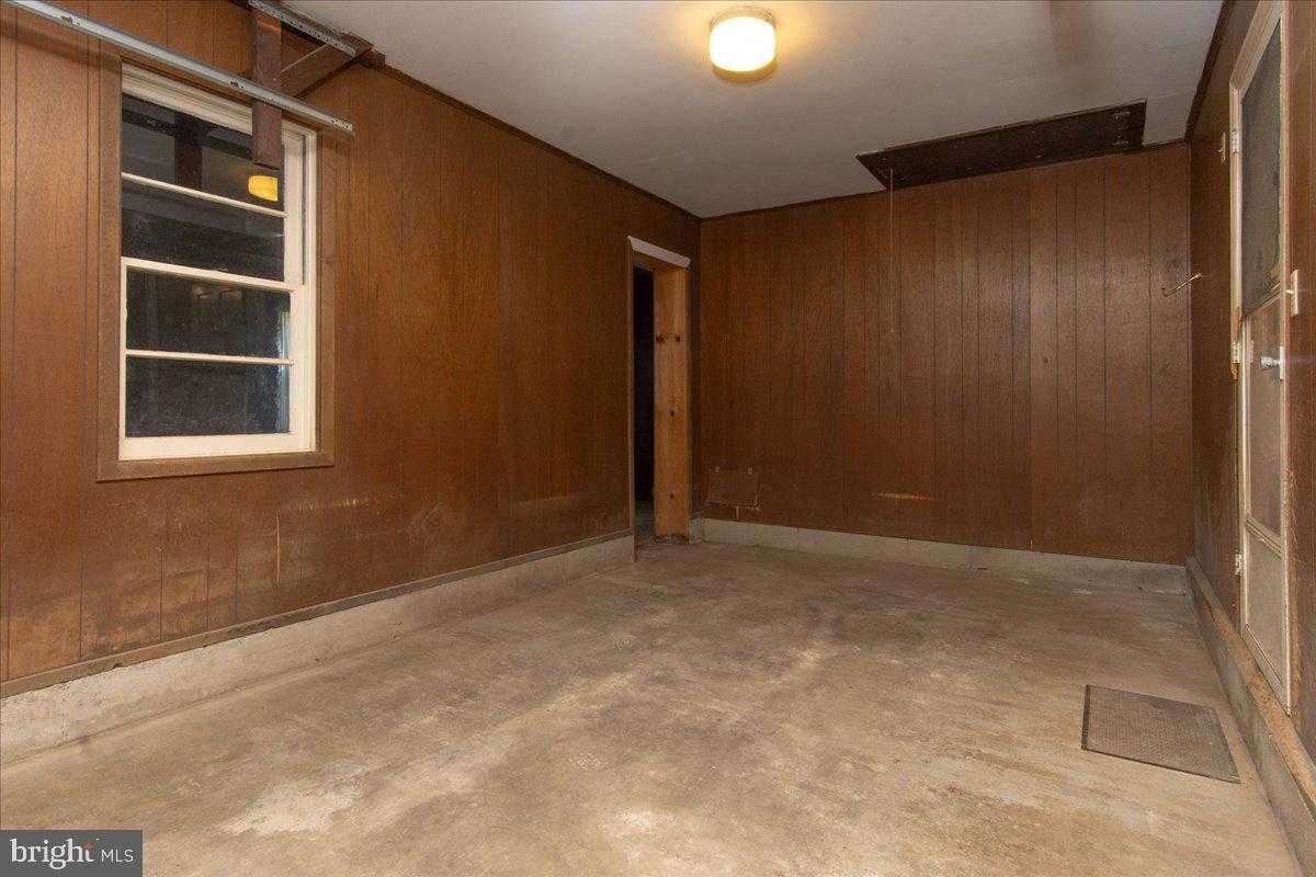 20007 Landis Rd photo 29