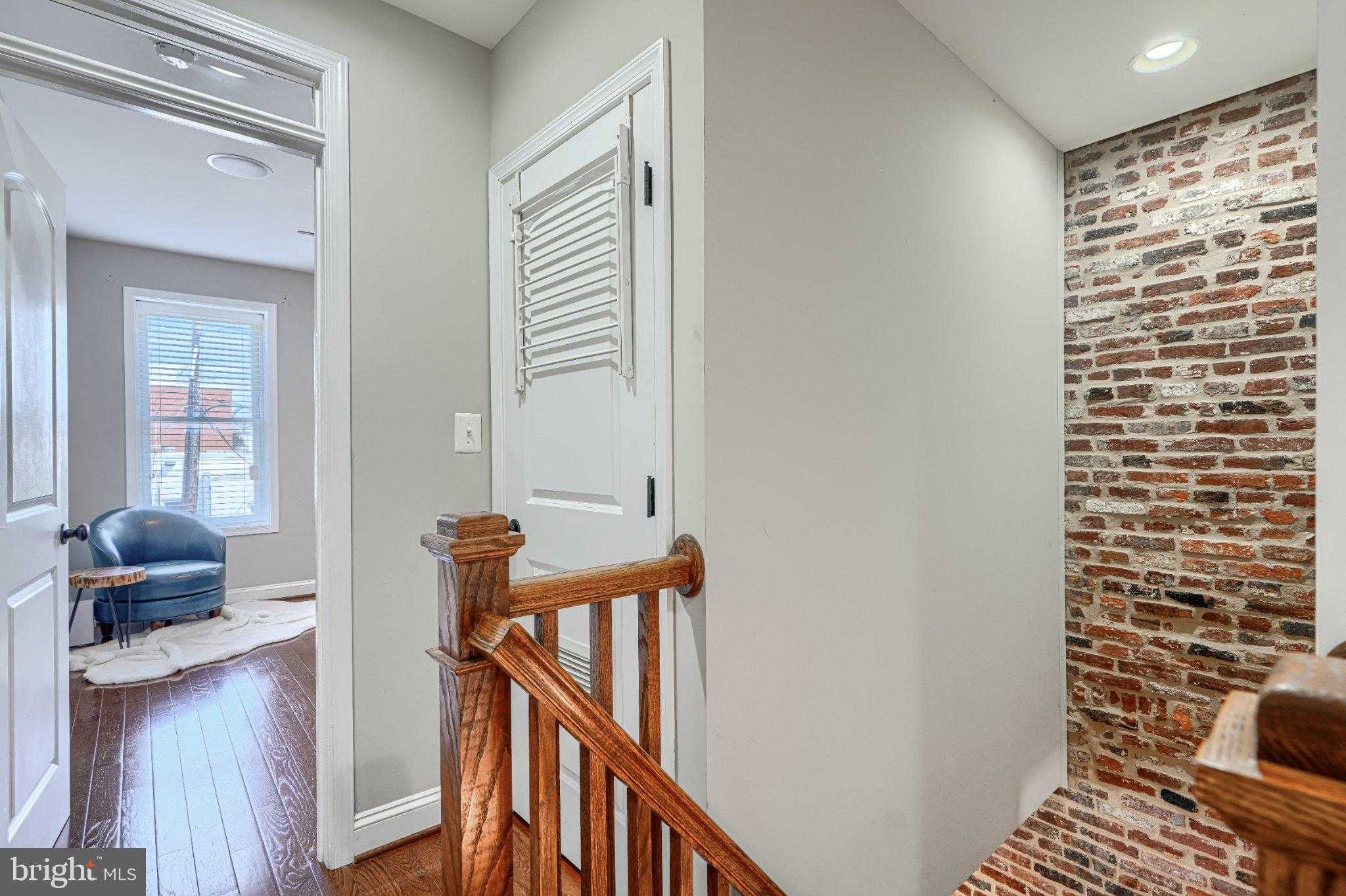 1403 E Clement St photo 16