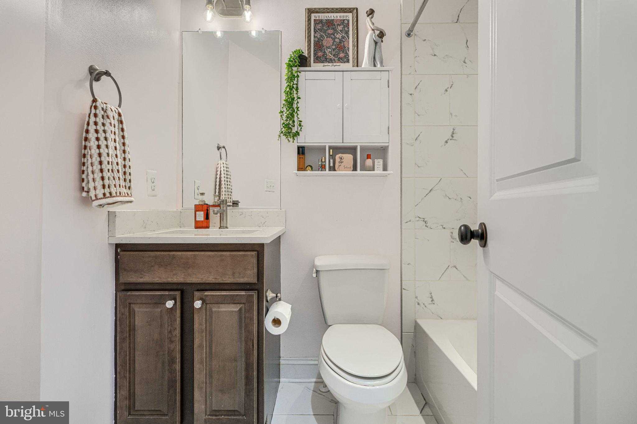 1403 E Clement St photo 19