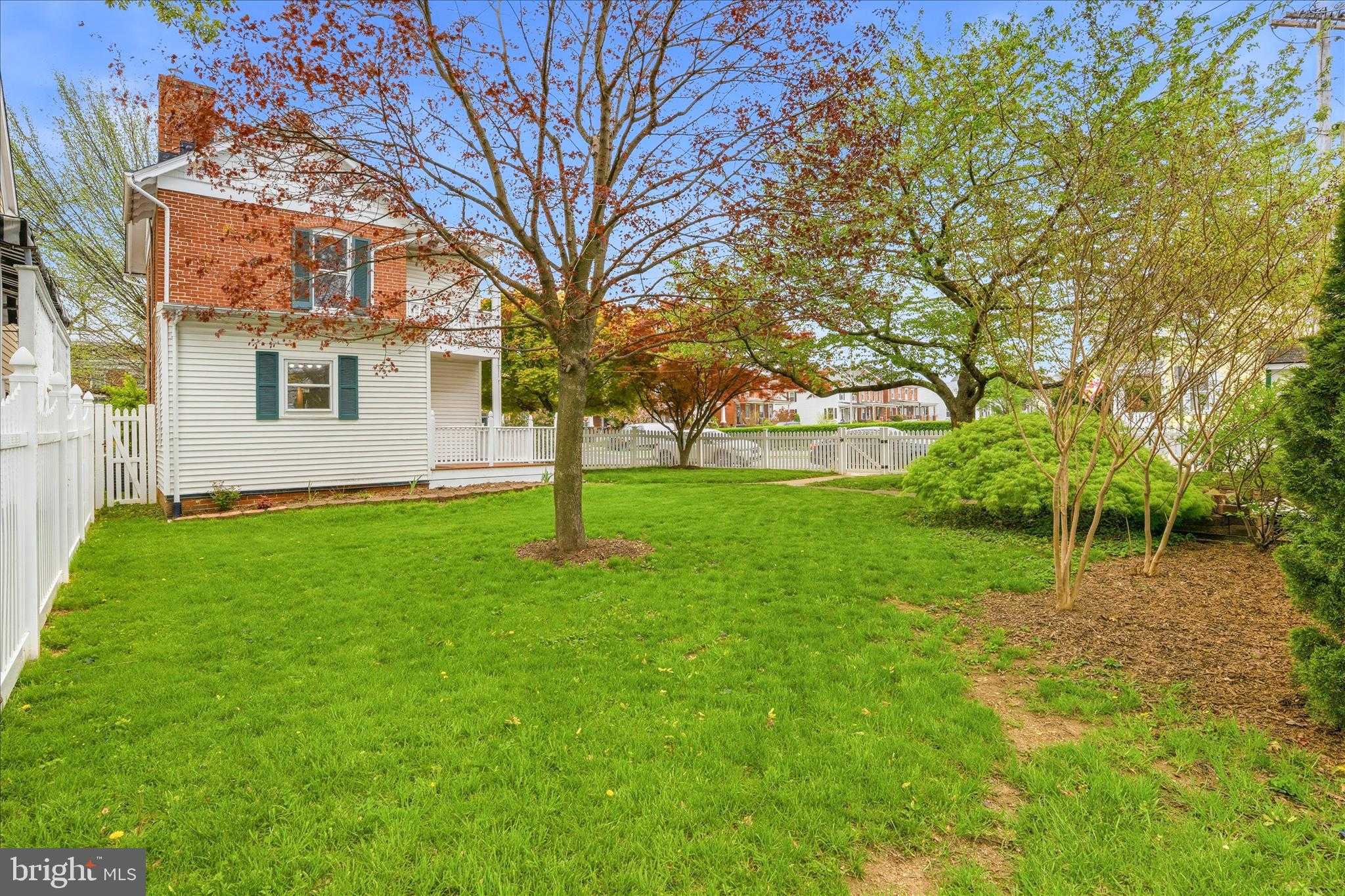 901 N Market St photo 25