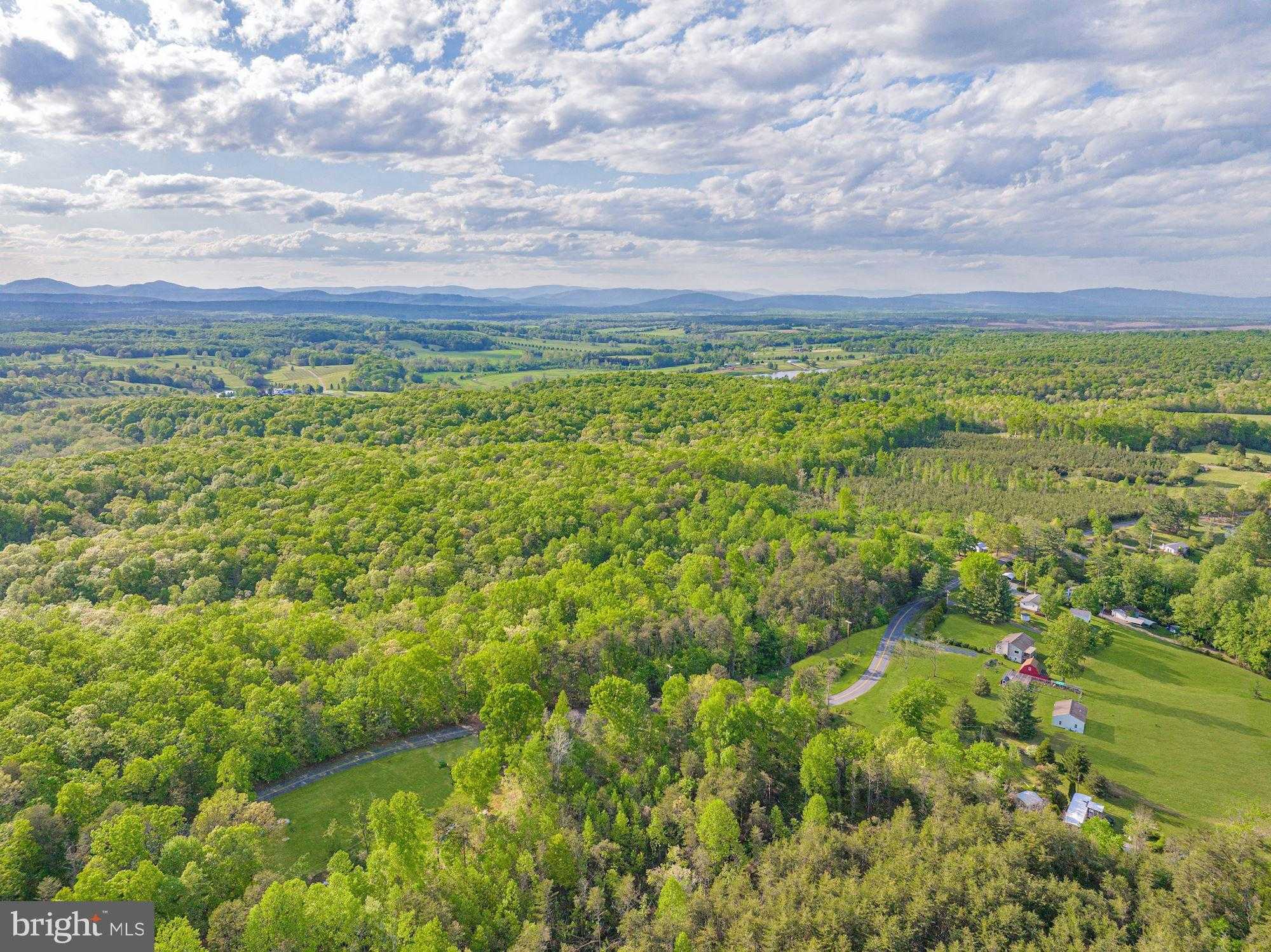 845 Raccoon Rdg photo 7