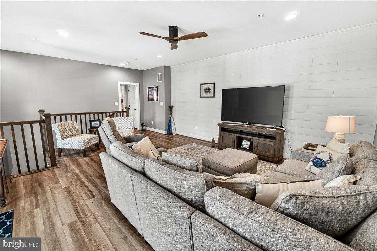 1439 Bed Stone Ln photo 40