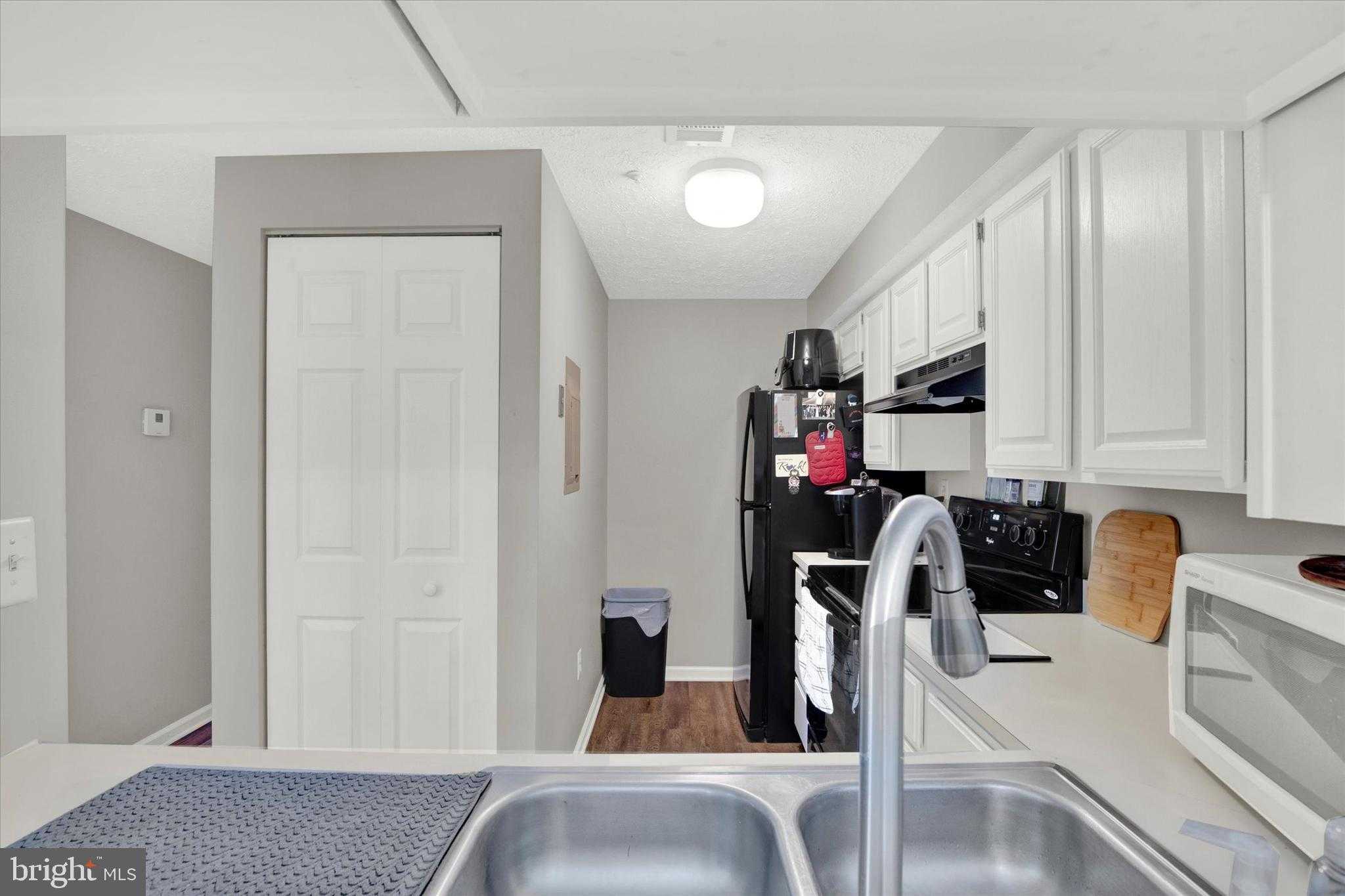 200 Oak Leaf Cir photo 7