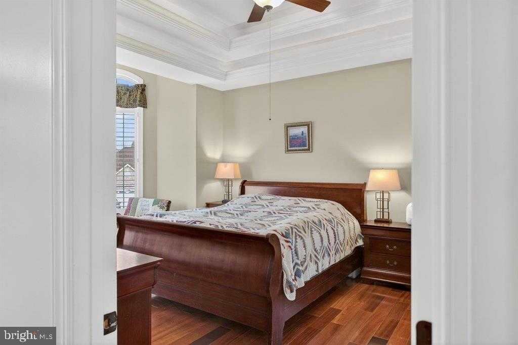 580 Regiment Rd photo 21