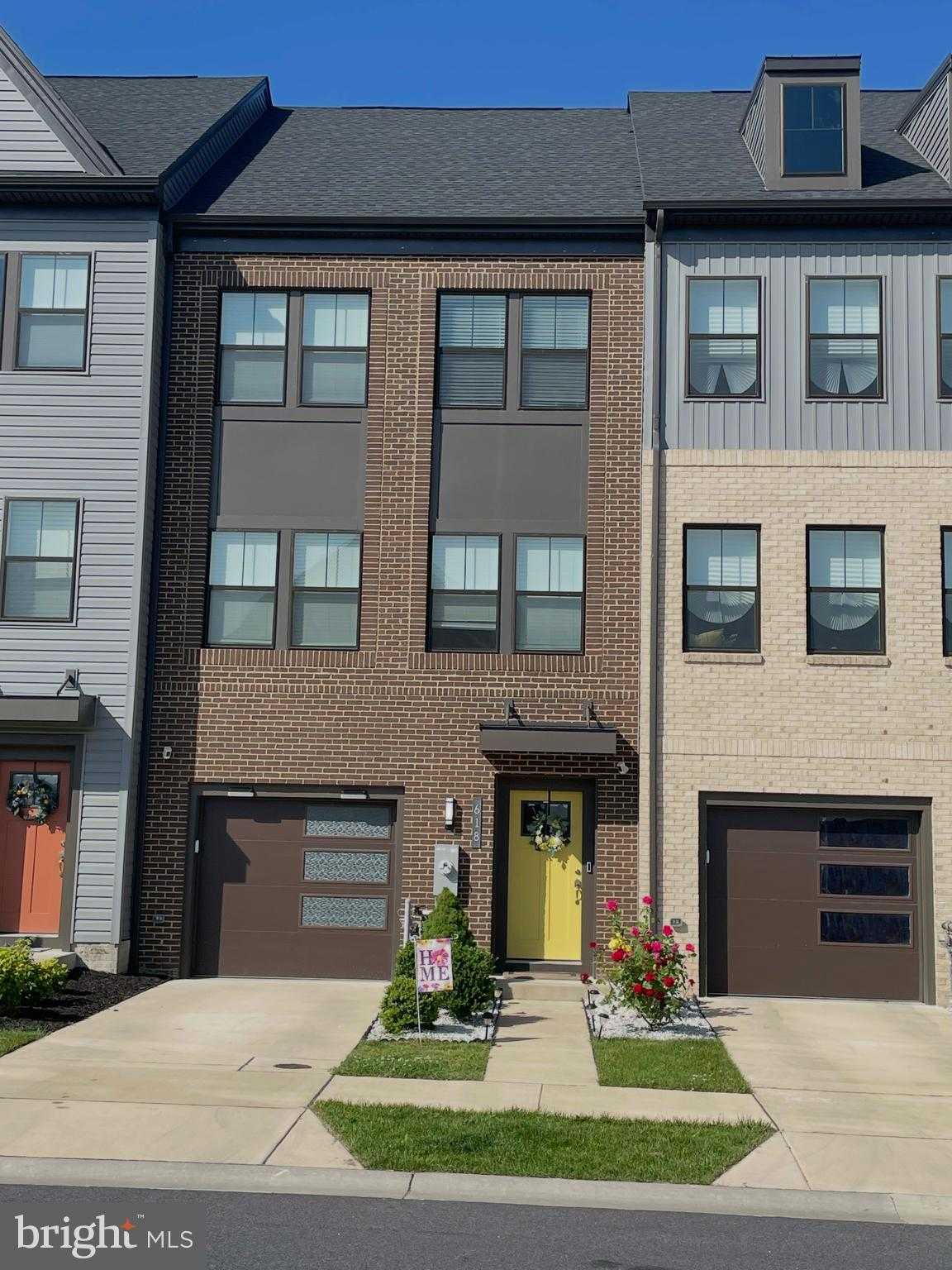 618 Chalcedony Ln photo 2