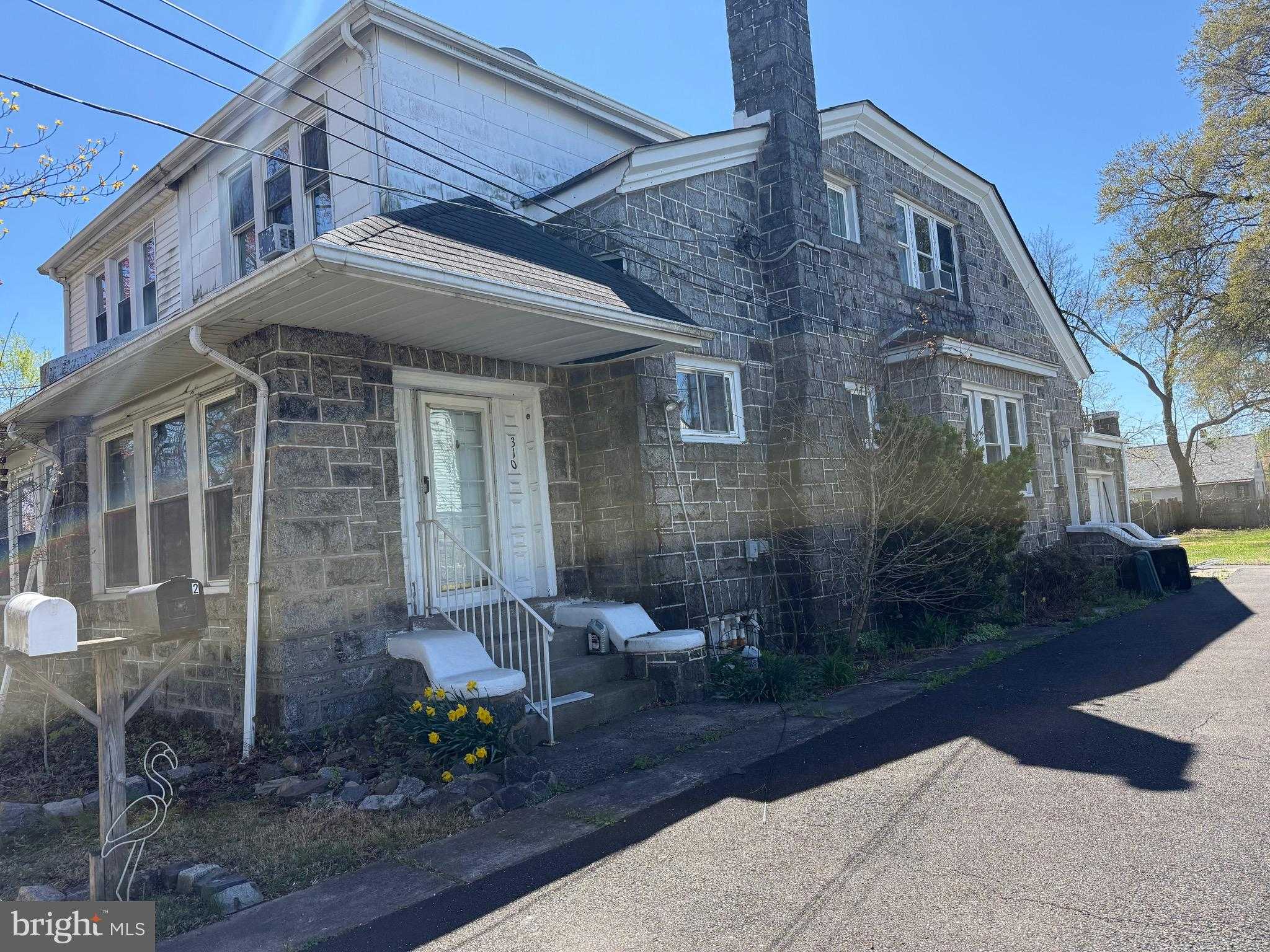 310 Wynnewood Ave photo 3