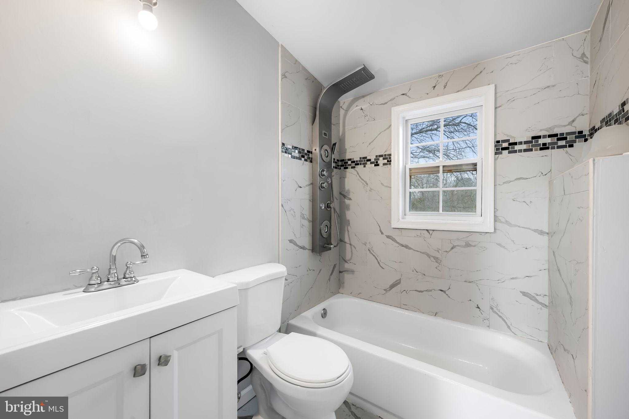 308 Zelma Ave photo 25