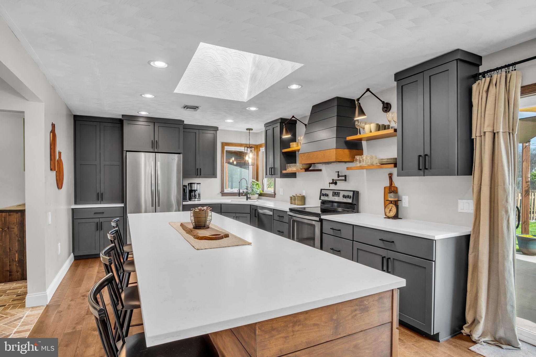 300 Hollowbrook Dr photo 16