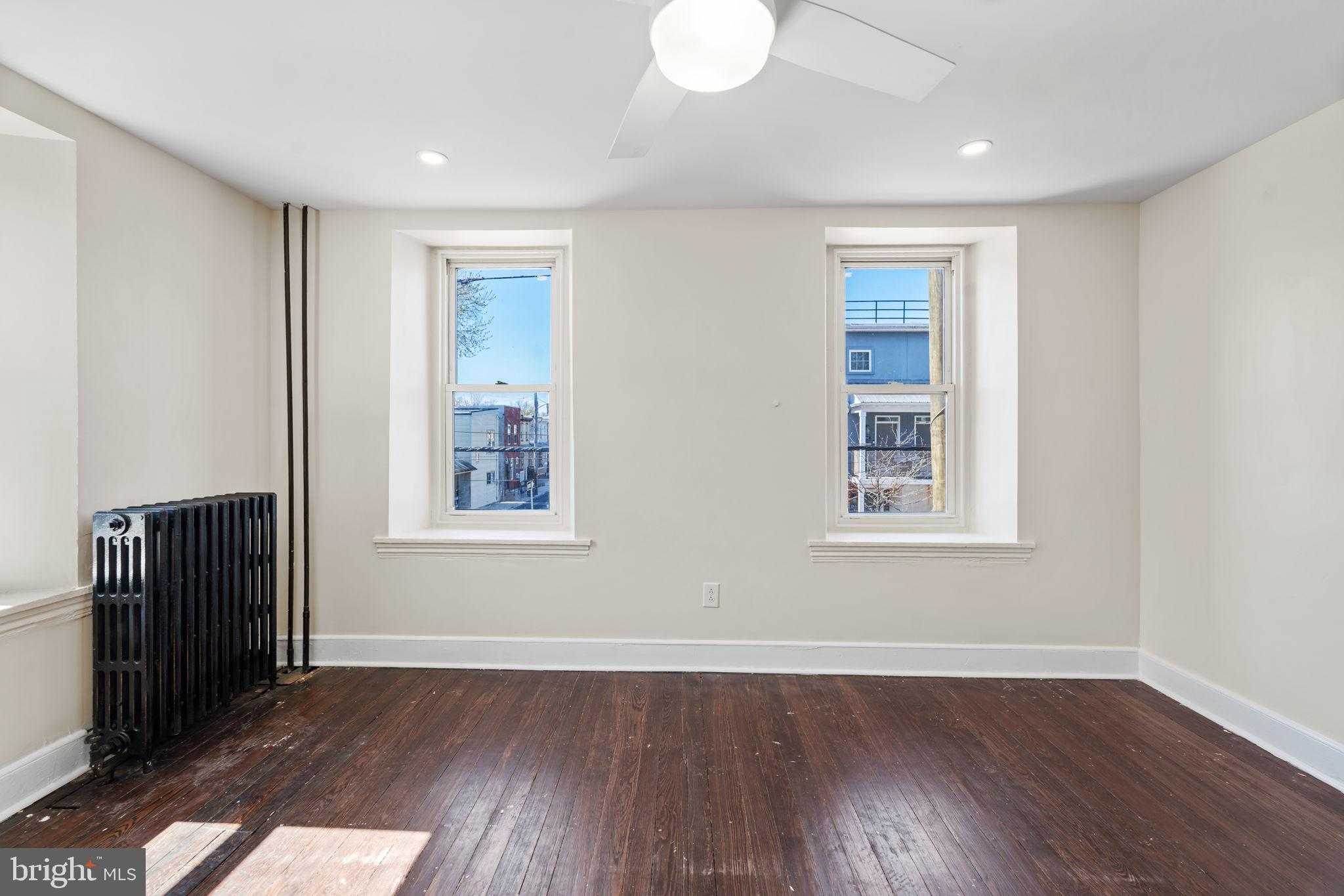 332 W Queen Ln photo 28