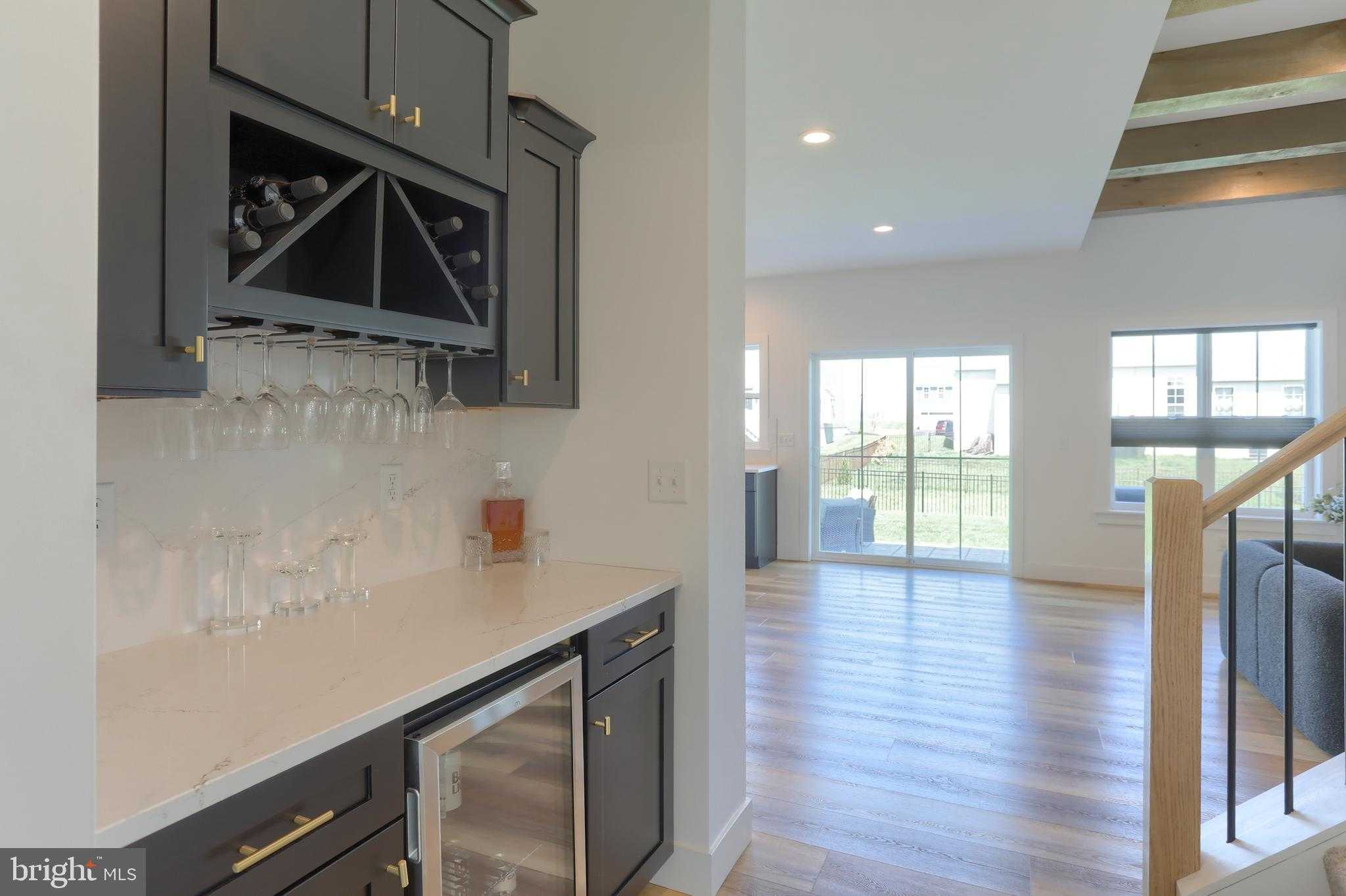 504 Breezewood Ln photo 11