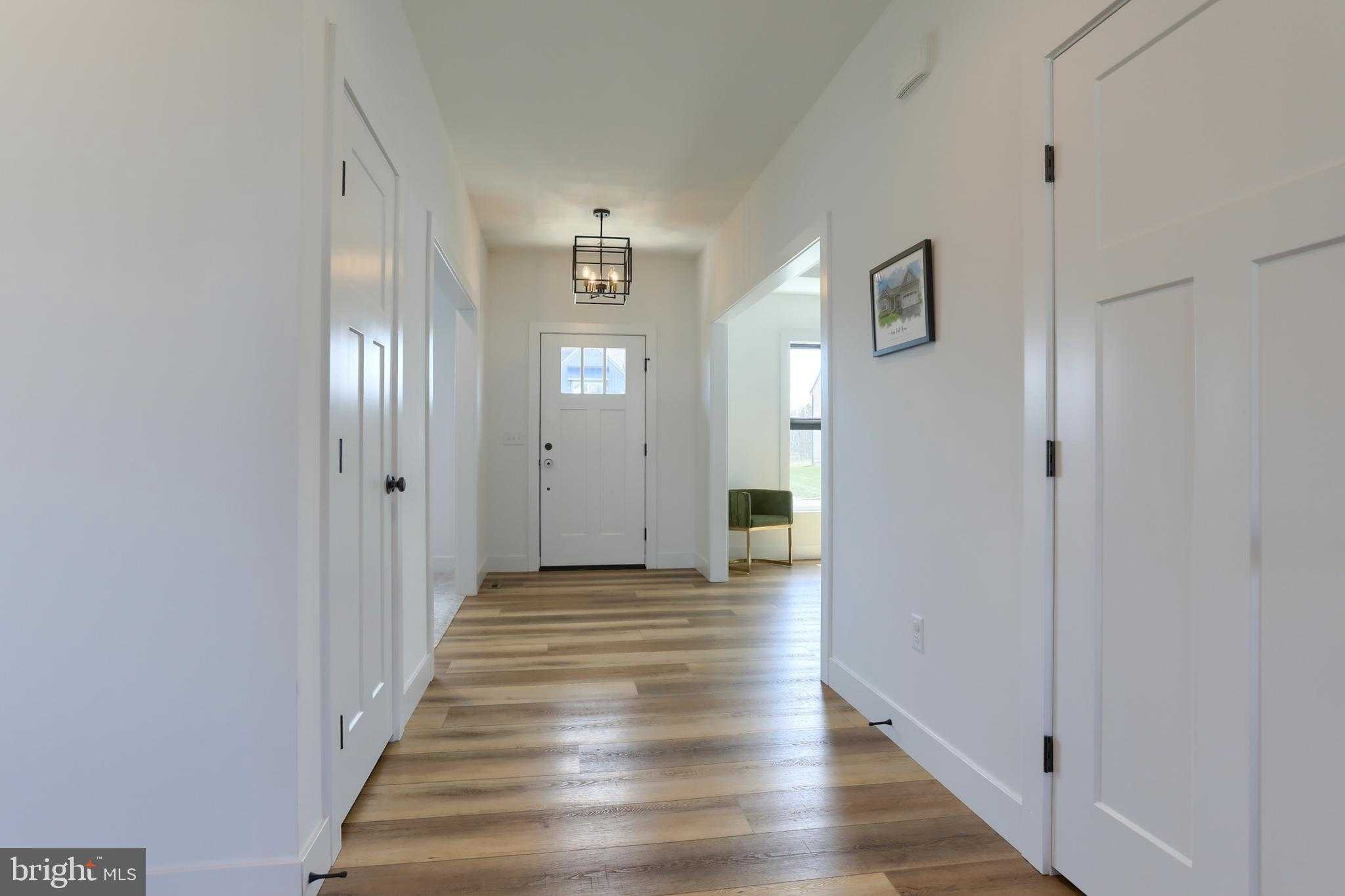 504 Breezewood Ln photo 6