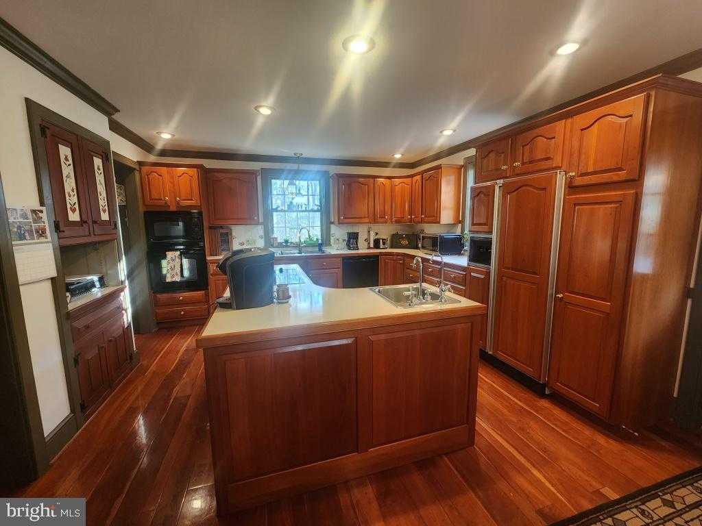 827 Hornig Rd photo 18