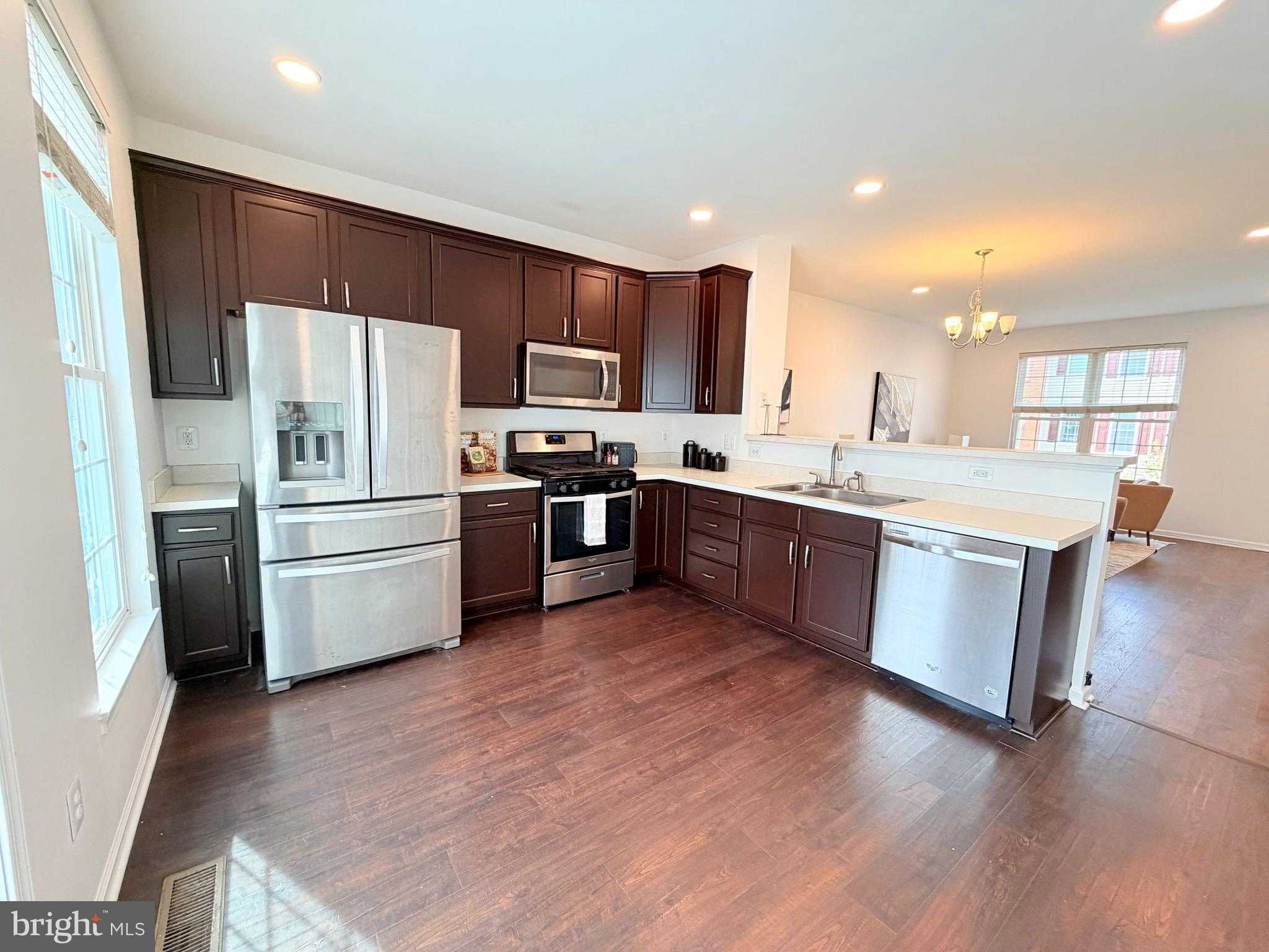 42799 Sykes Ter photo 8