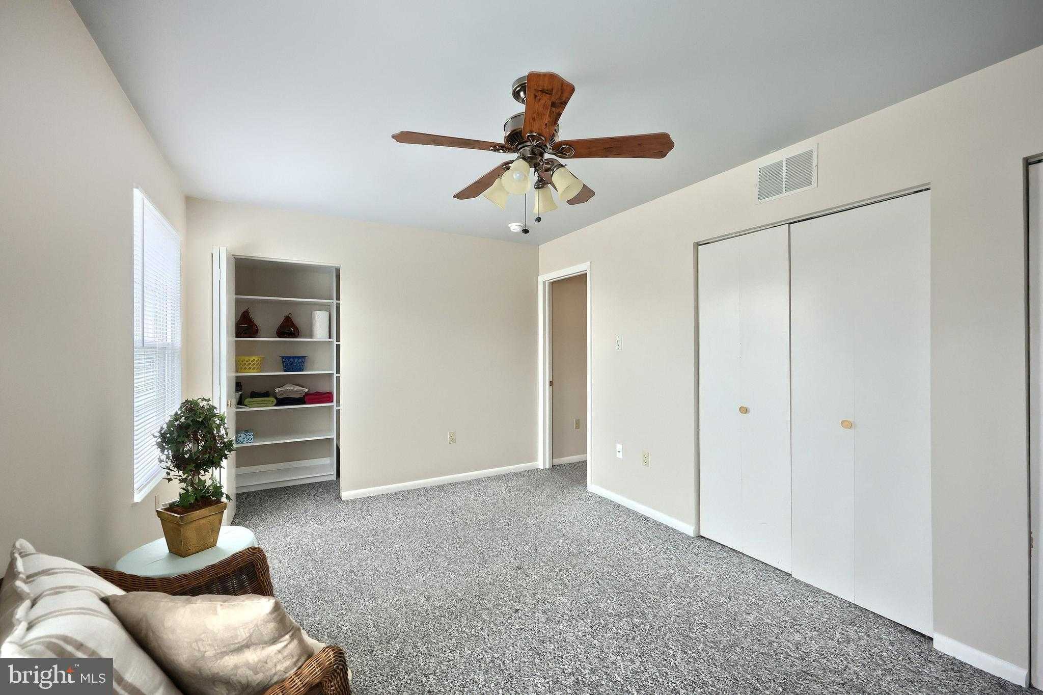 93 Lexton Dr photo 20