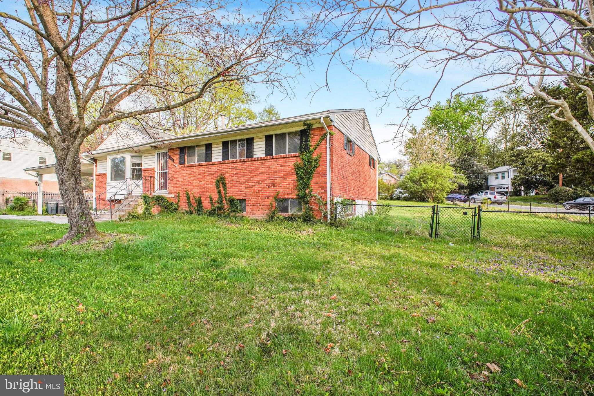 1118 Downs Dr photo 3