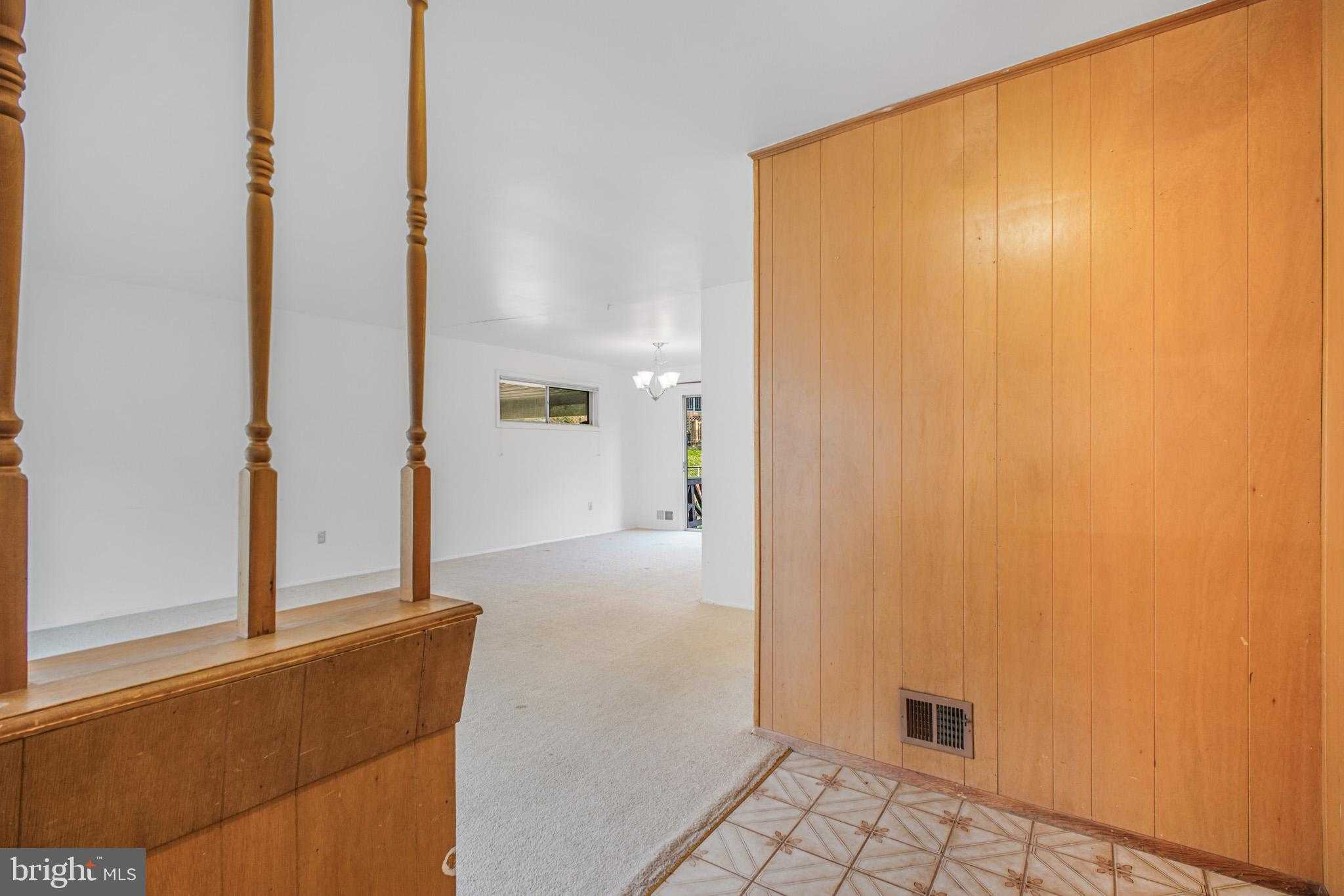 1118 Downs Dr photo 4