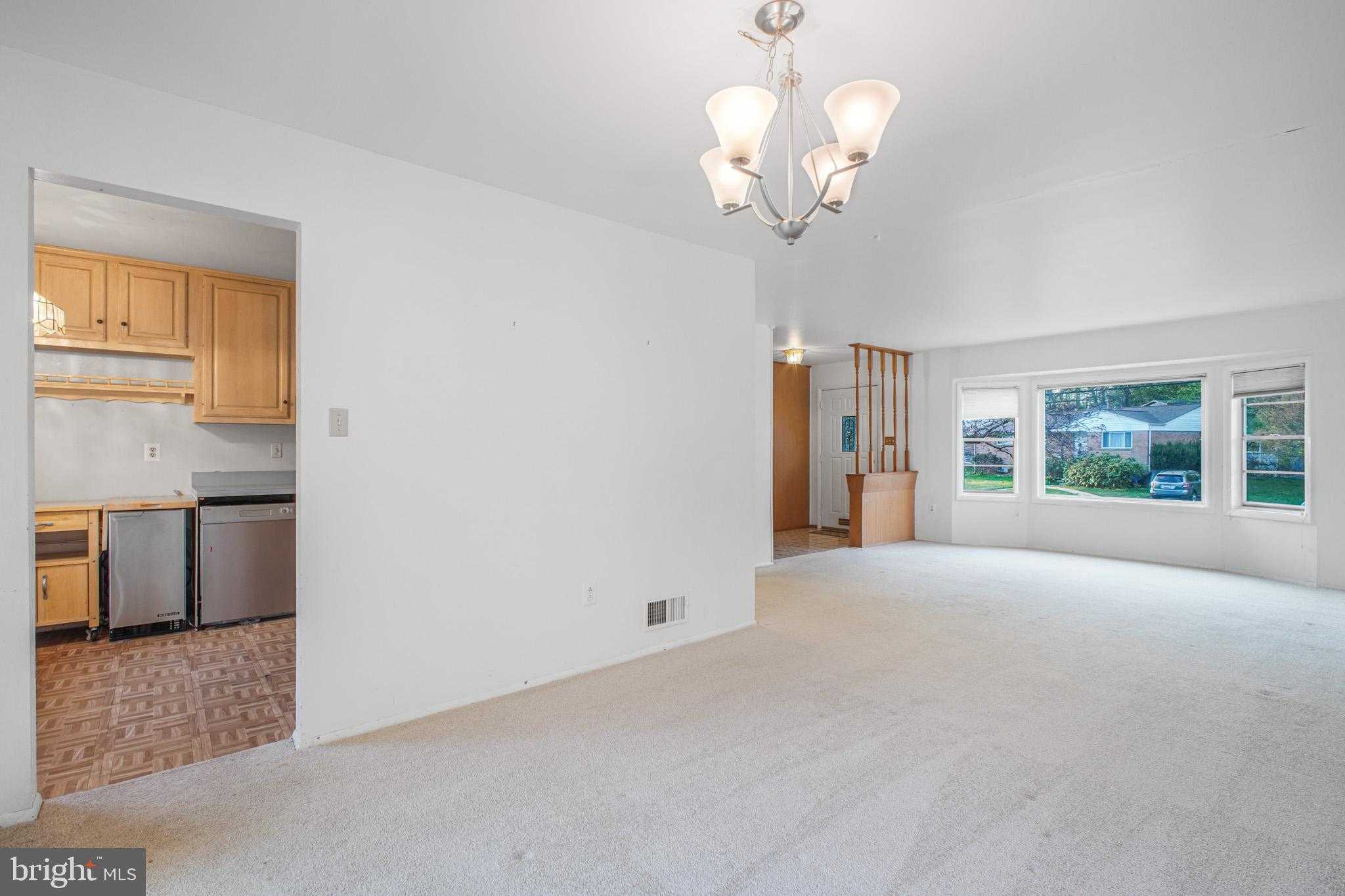 1118 Downs Dr photo 7