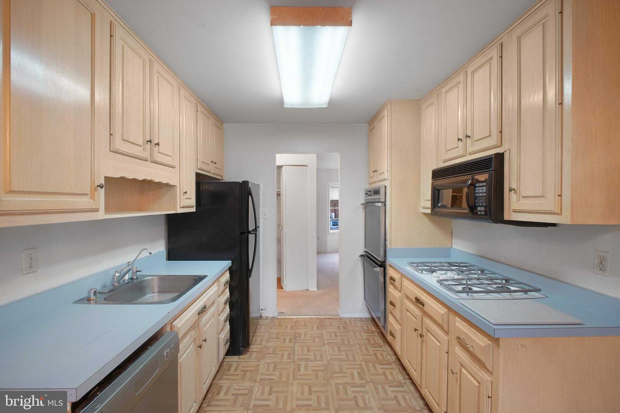 1118 Downs Dr photo 8