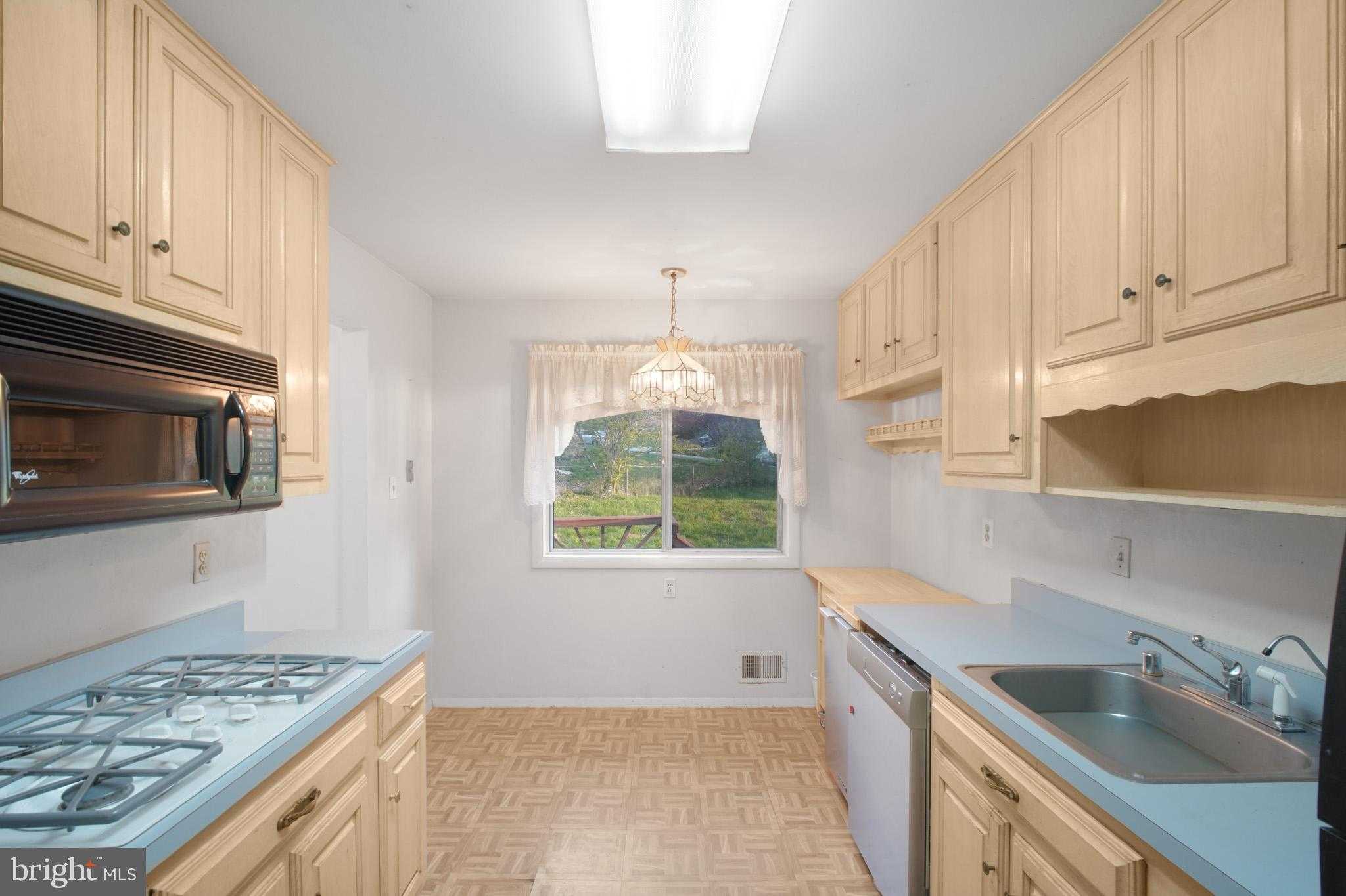 1118 Downs Dr photo 9