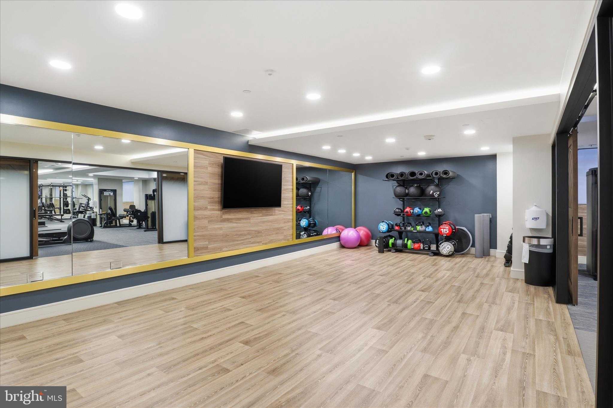 631 D St NW Apt 827 photo 42