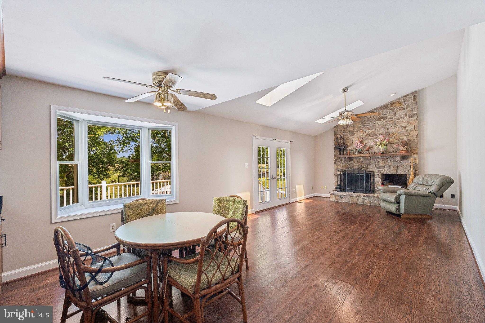 7708 Castlebury CT photo 13