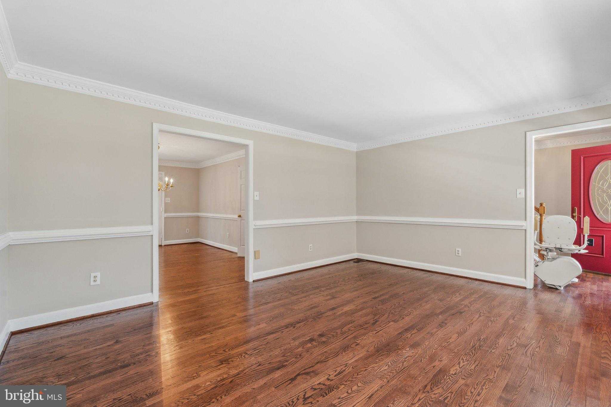 7708 Castlebury CT photo 5