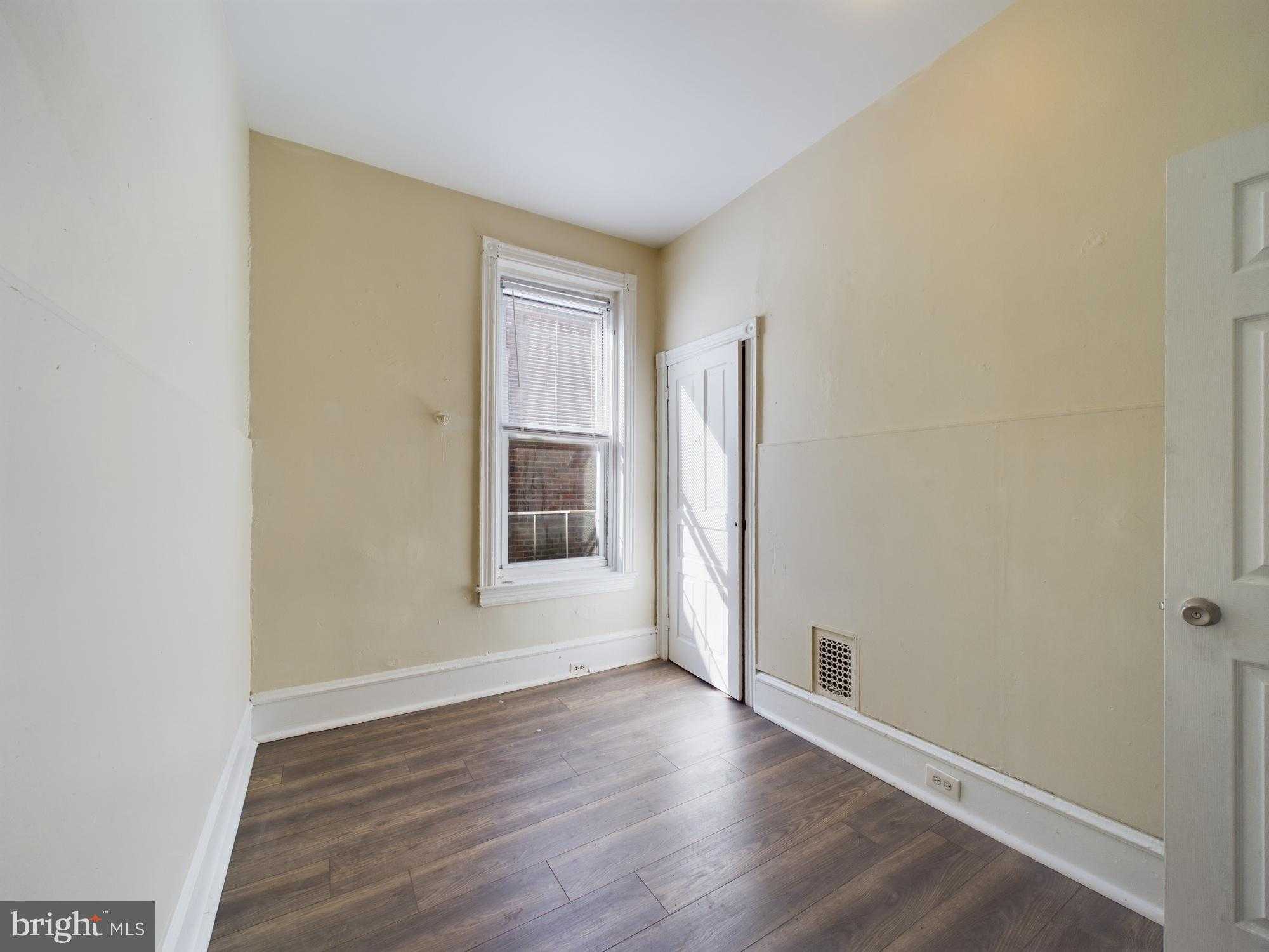 331 N 53rd St photo 10