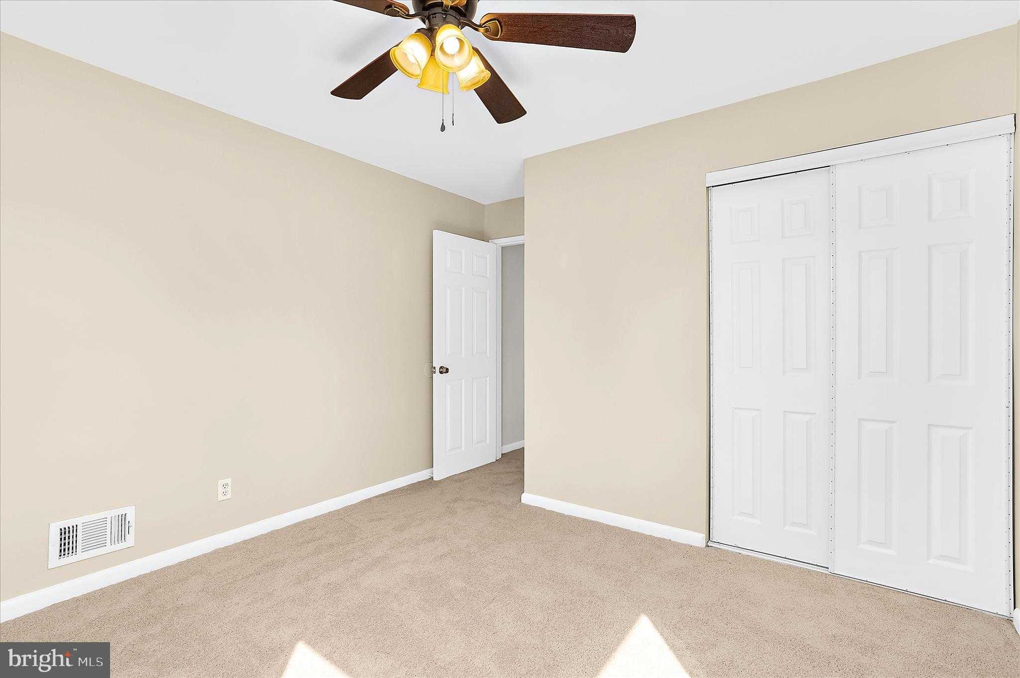 107 Hollywood Dr photo 38