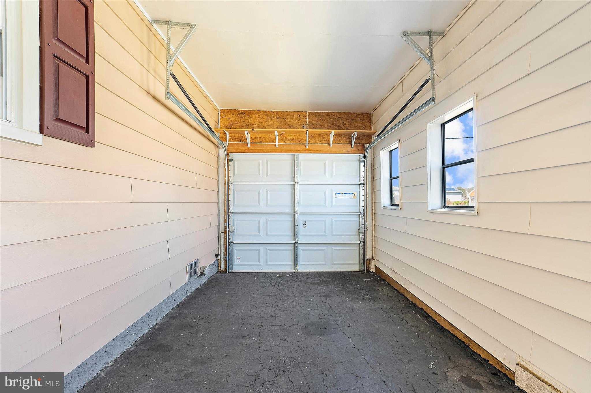 107 Hollywood Dr photo 40