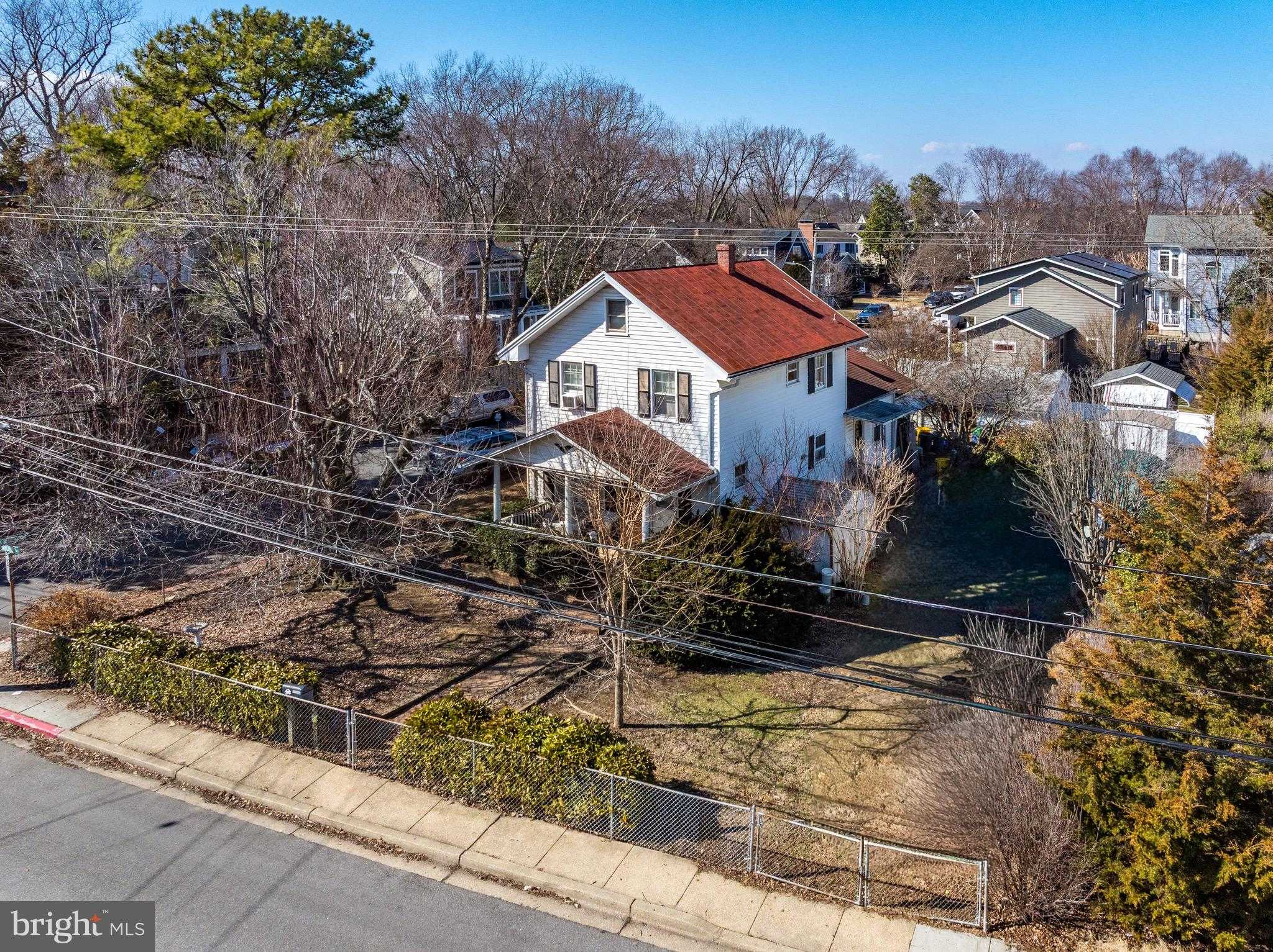 818 Boucher Ave photo 2