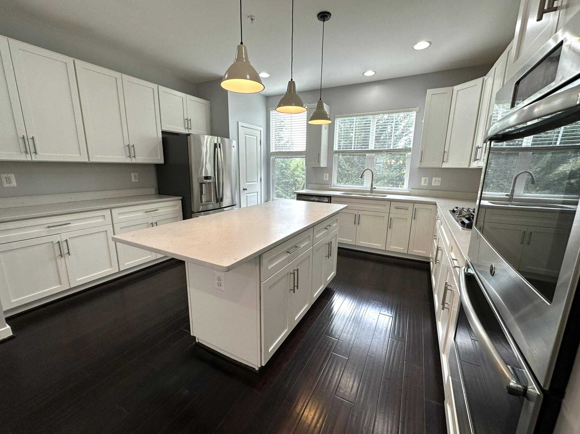 1430 Trafalgar Ln photo 4