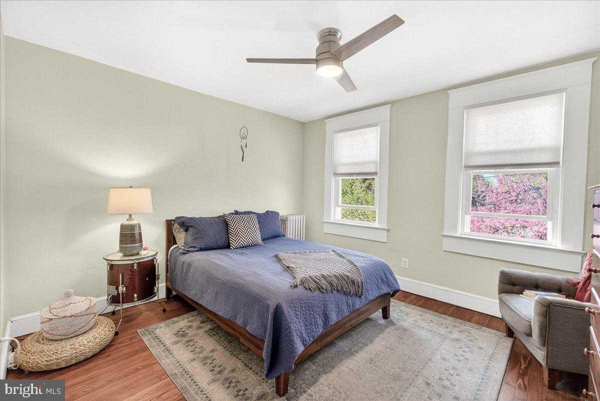 301 W 7th St photo 14