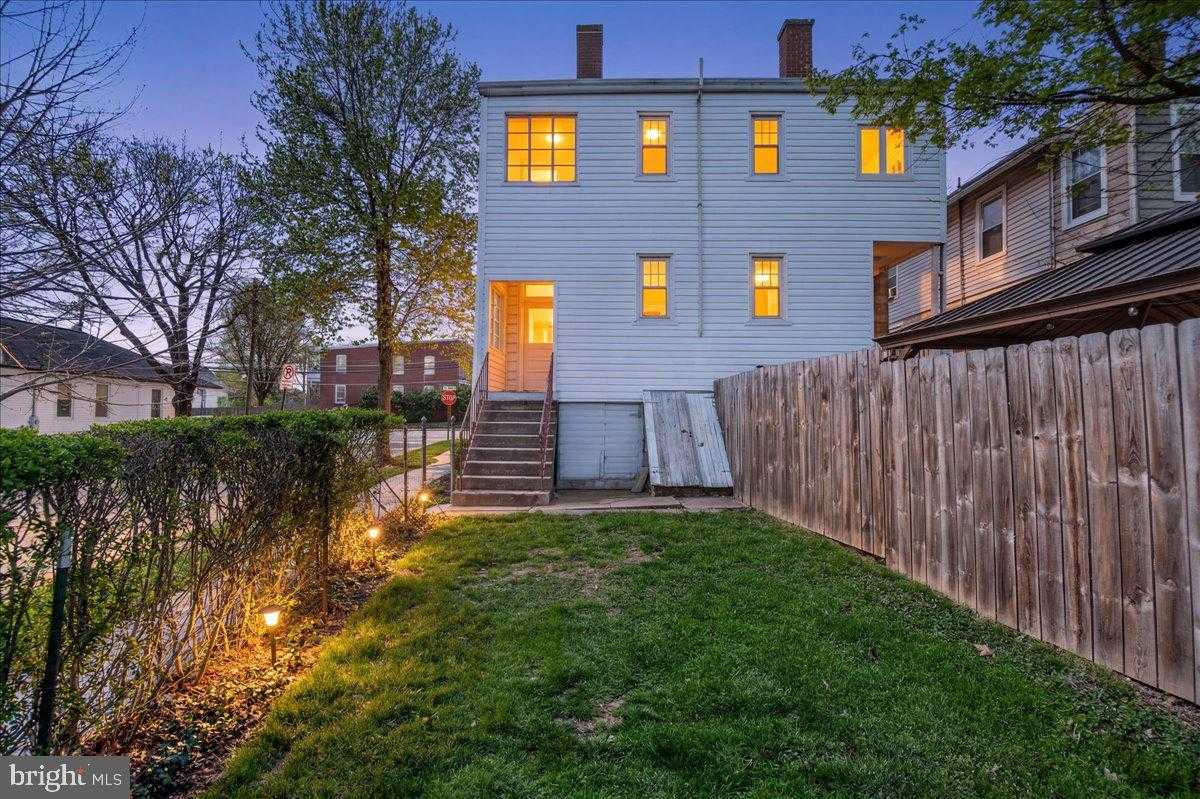 301 W 7th St photo 24