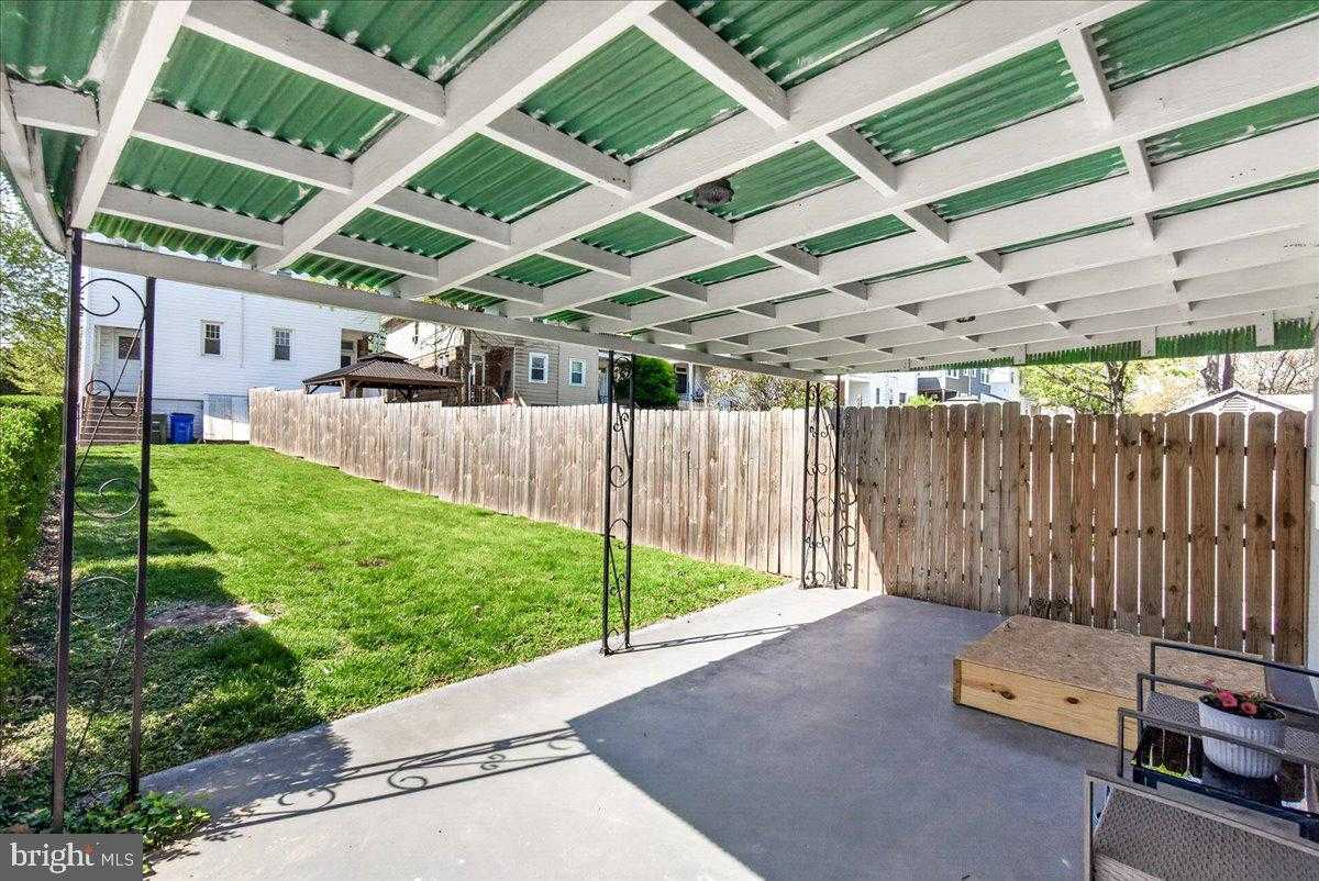 301 W 7th St photo 26