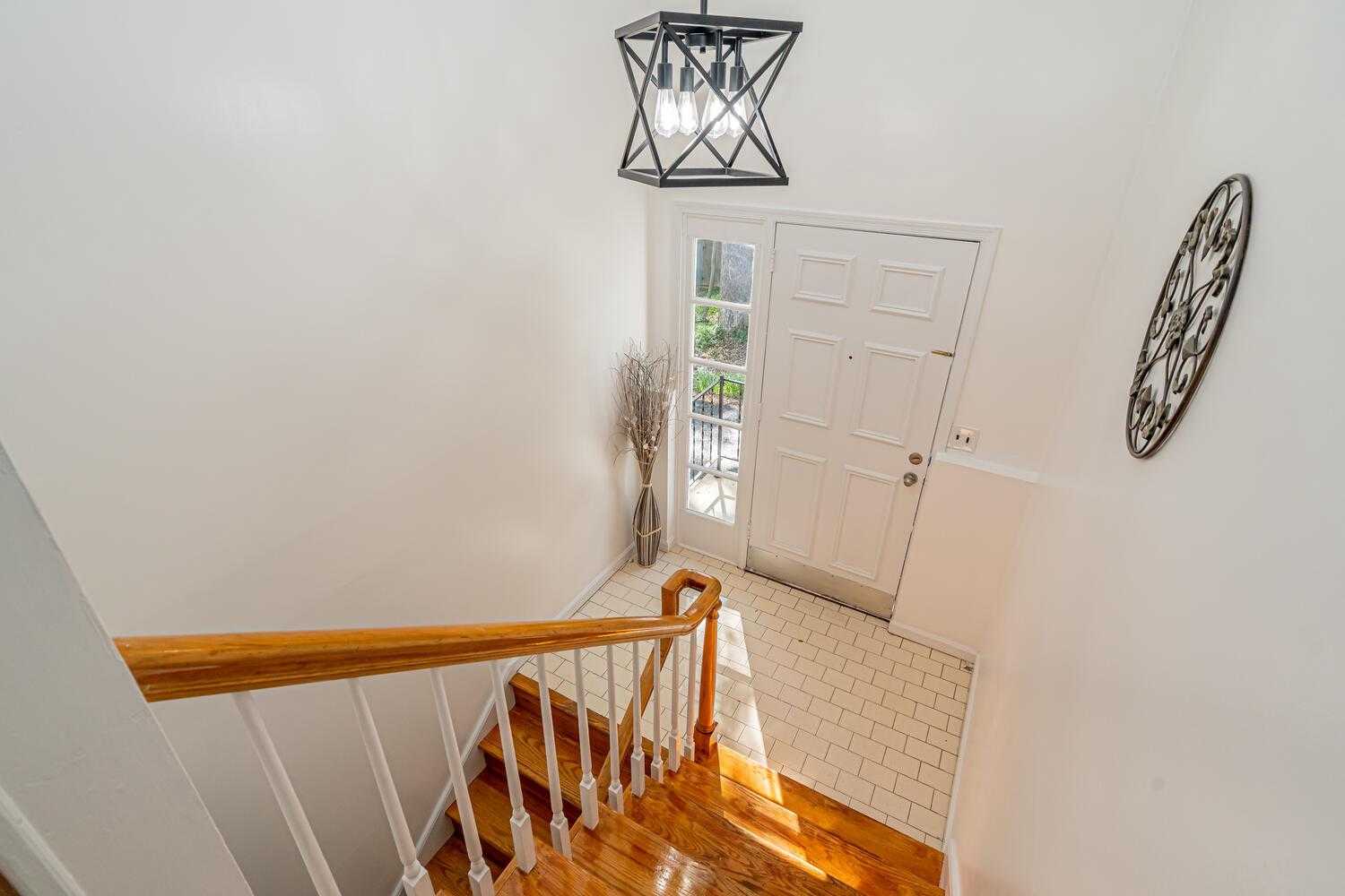 3535 Memorial St photo 4