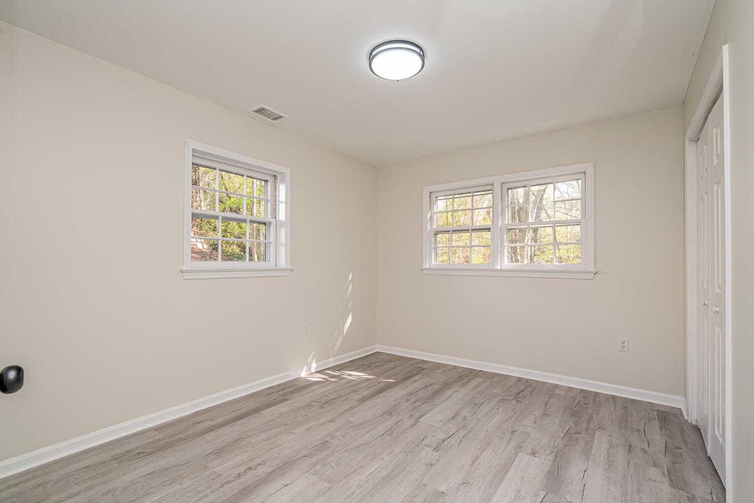 3535 Memorial St photo 49