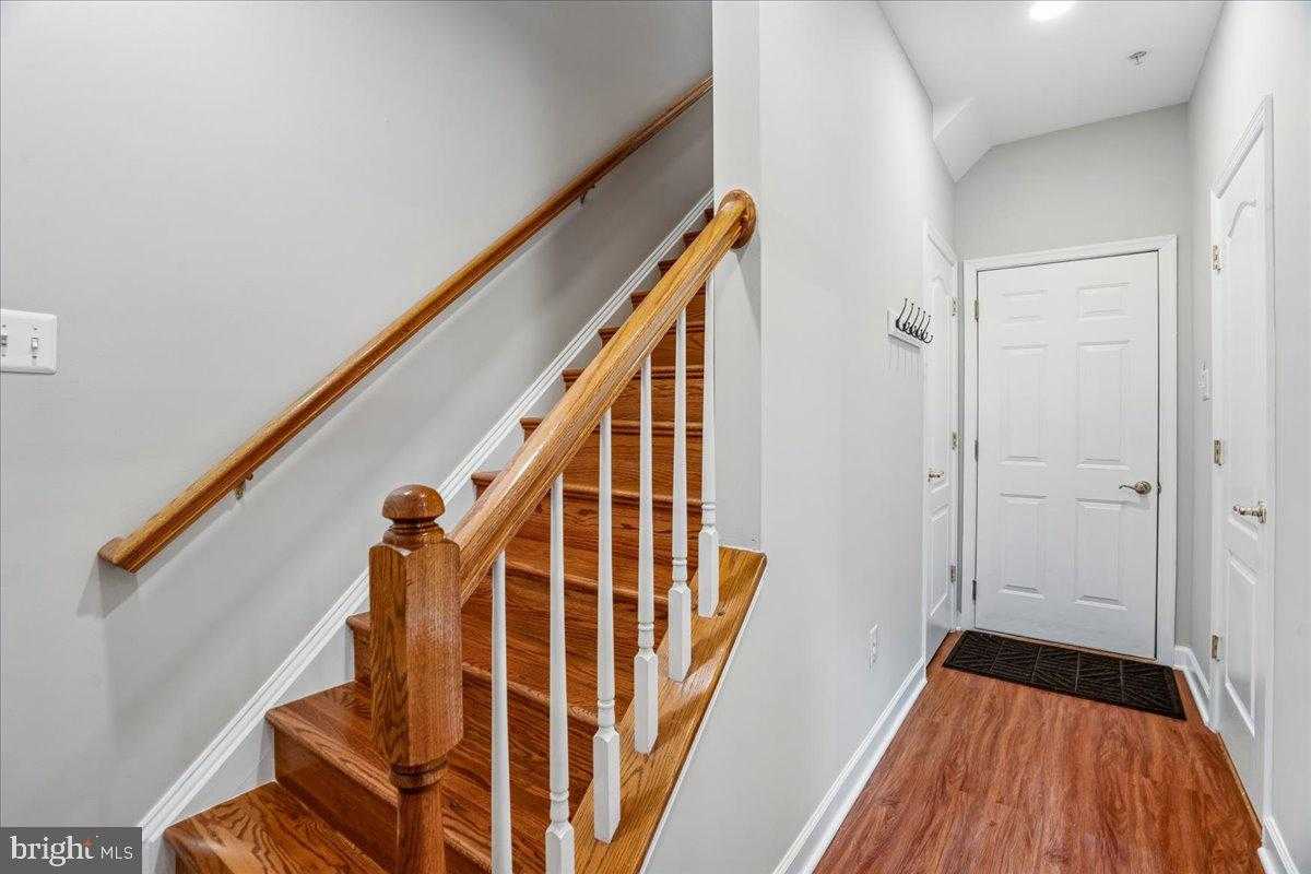 907 Crestfield Dr photo 25