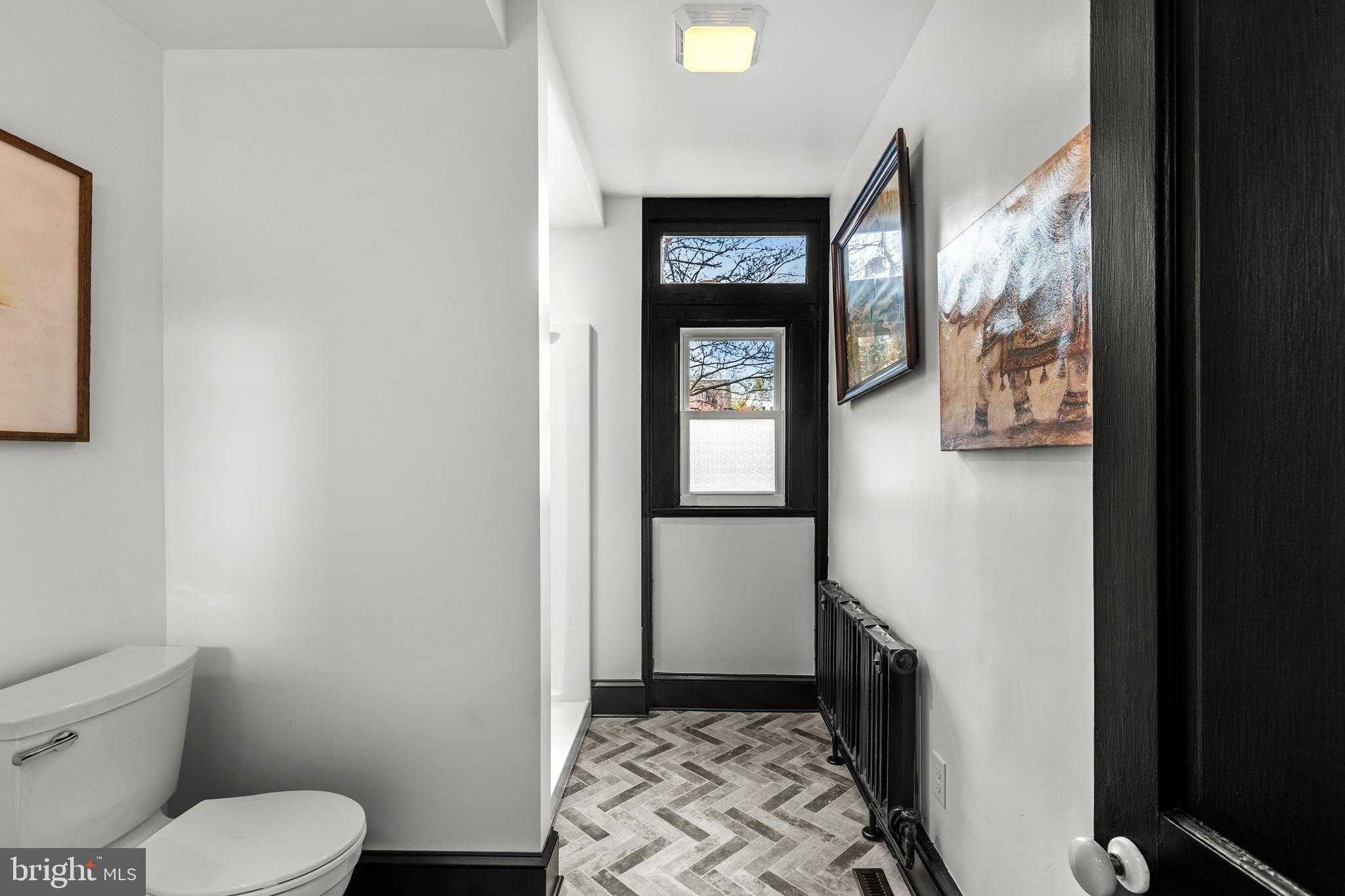 240 E Orange St photo 18