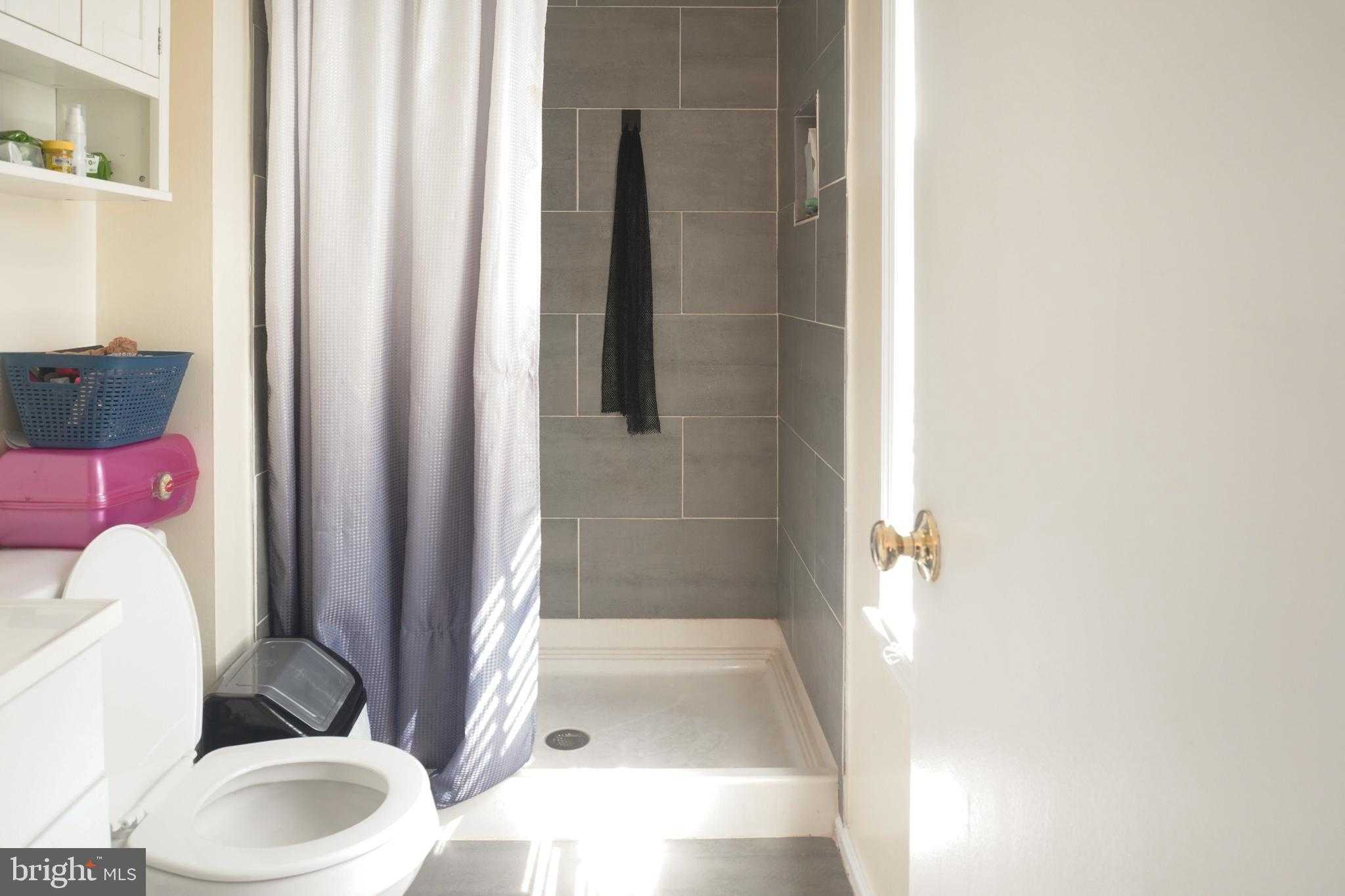 9914 Maple Leaf Dr photo 5