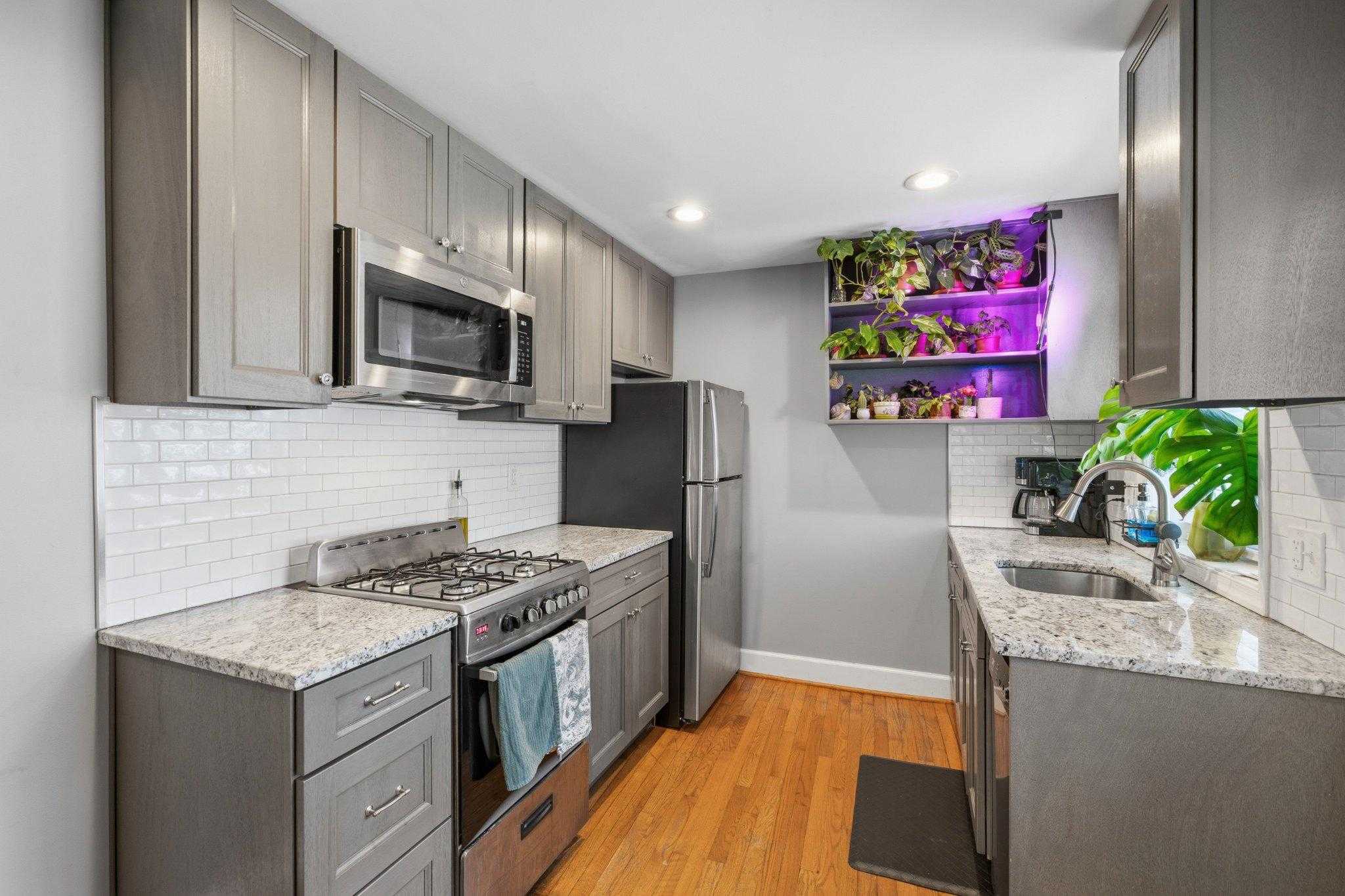 465 W South St photo 7