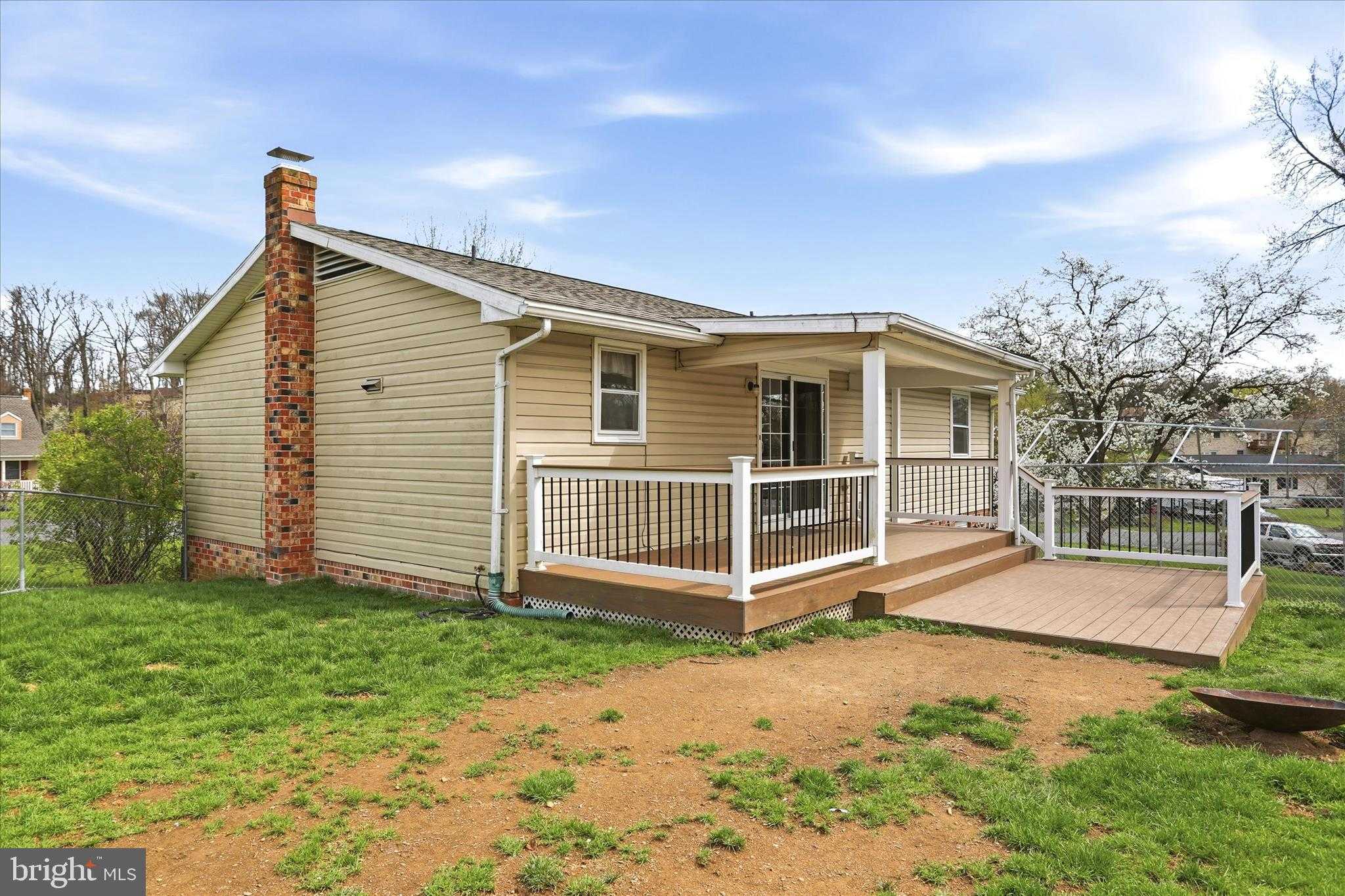 99 Jameslee Dr photo 32