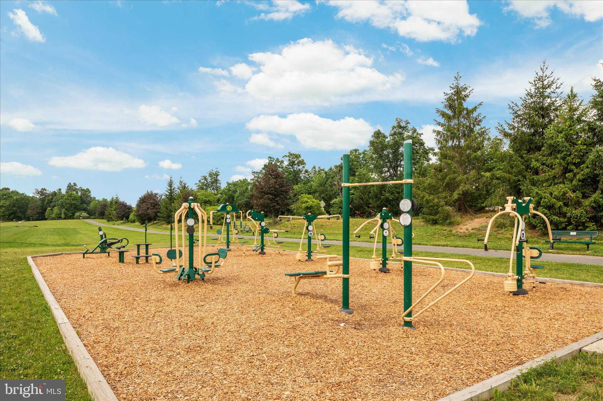 141 Westchester Dr photo 56